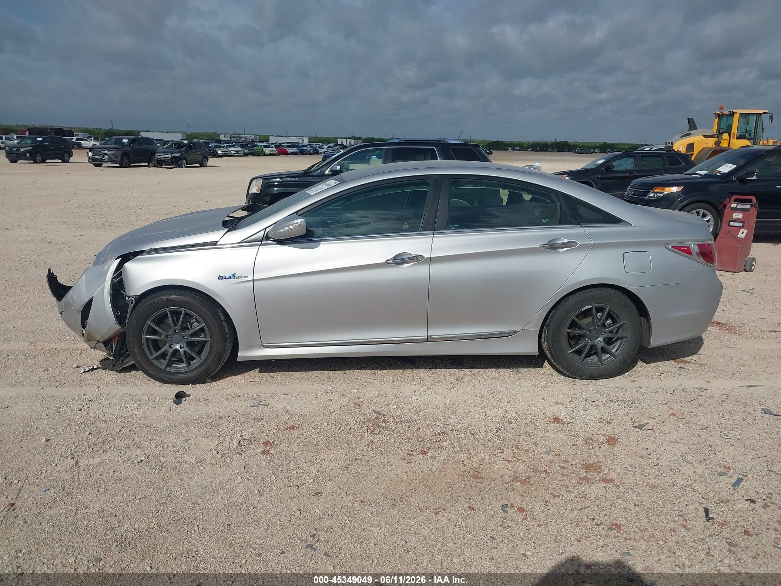 2012 Hyundai Sonata Hybrid   Silver vin: KMHEC4A46CA045251