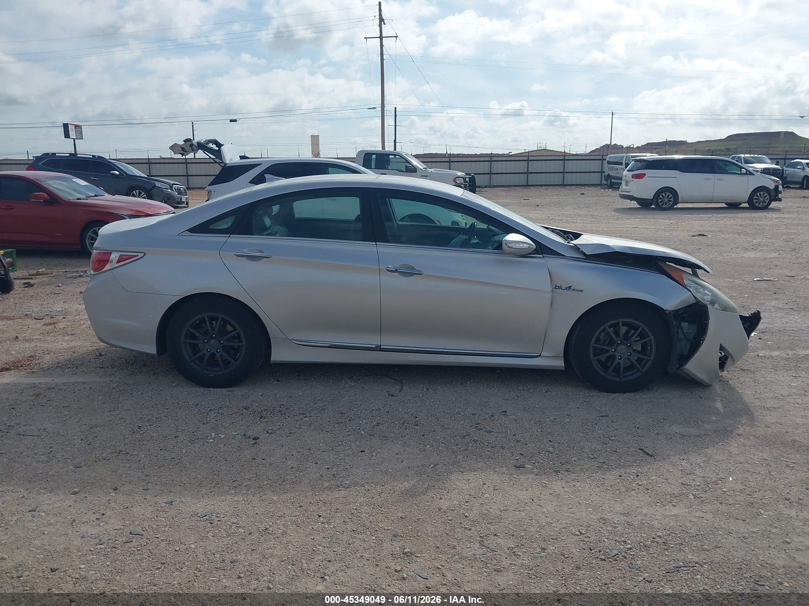 2012 Hyundai Sonata Hybrid   Silver vin: KMHEC4A46CA045251