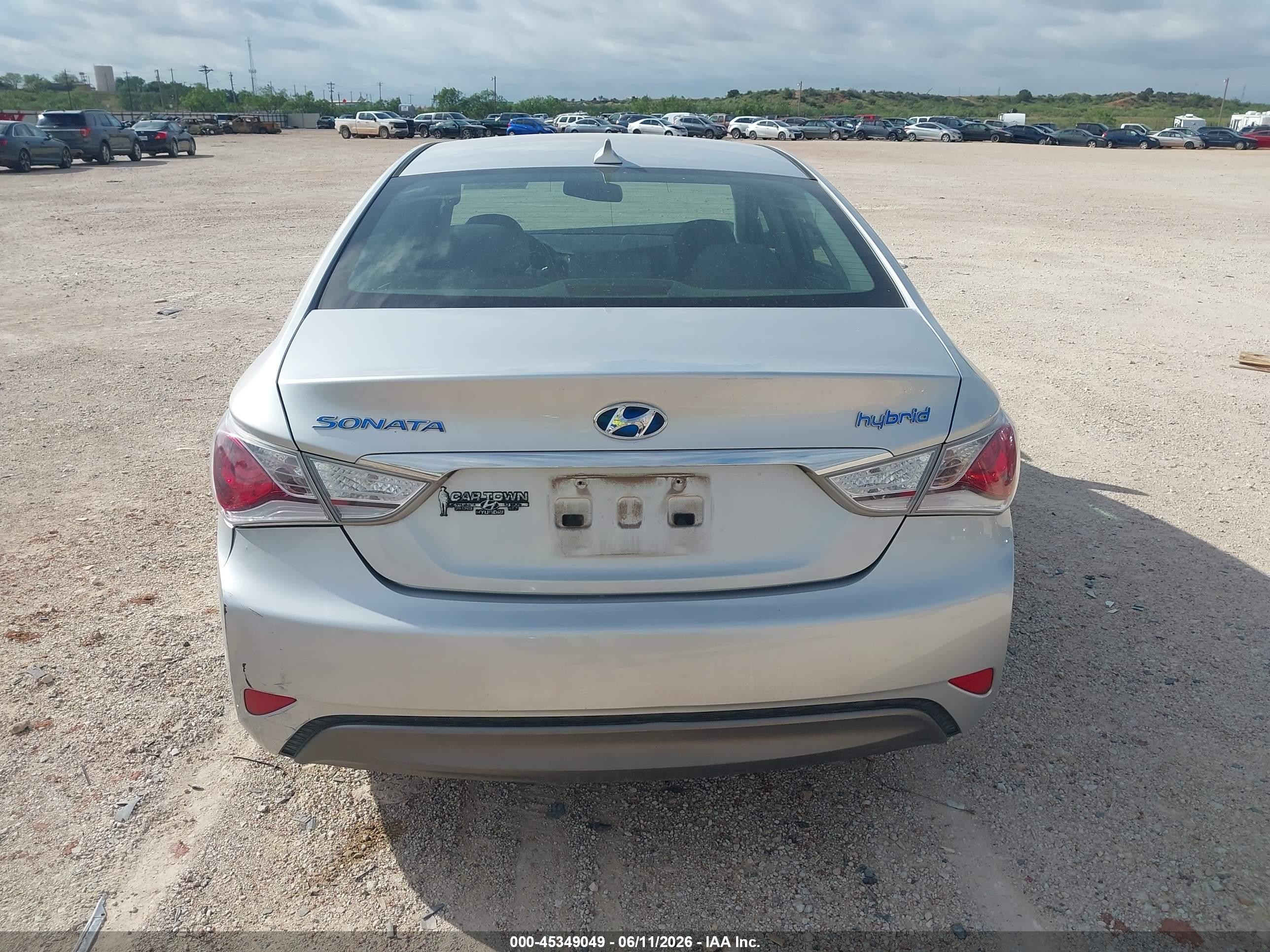 2012 Hyundai Sonata Hybrid   Silver vin: KMHEC4A46CA045251