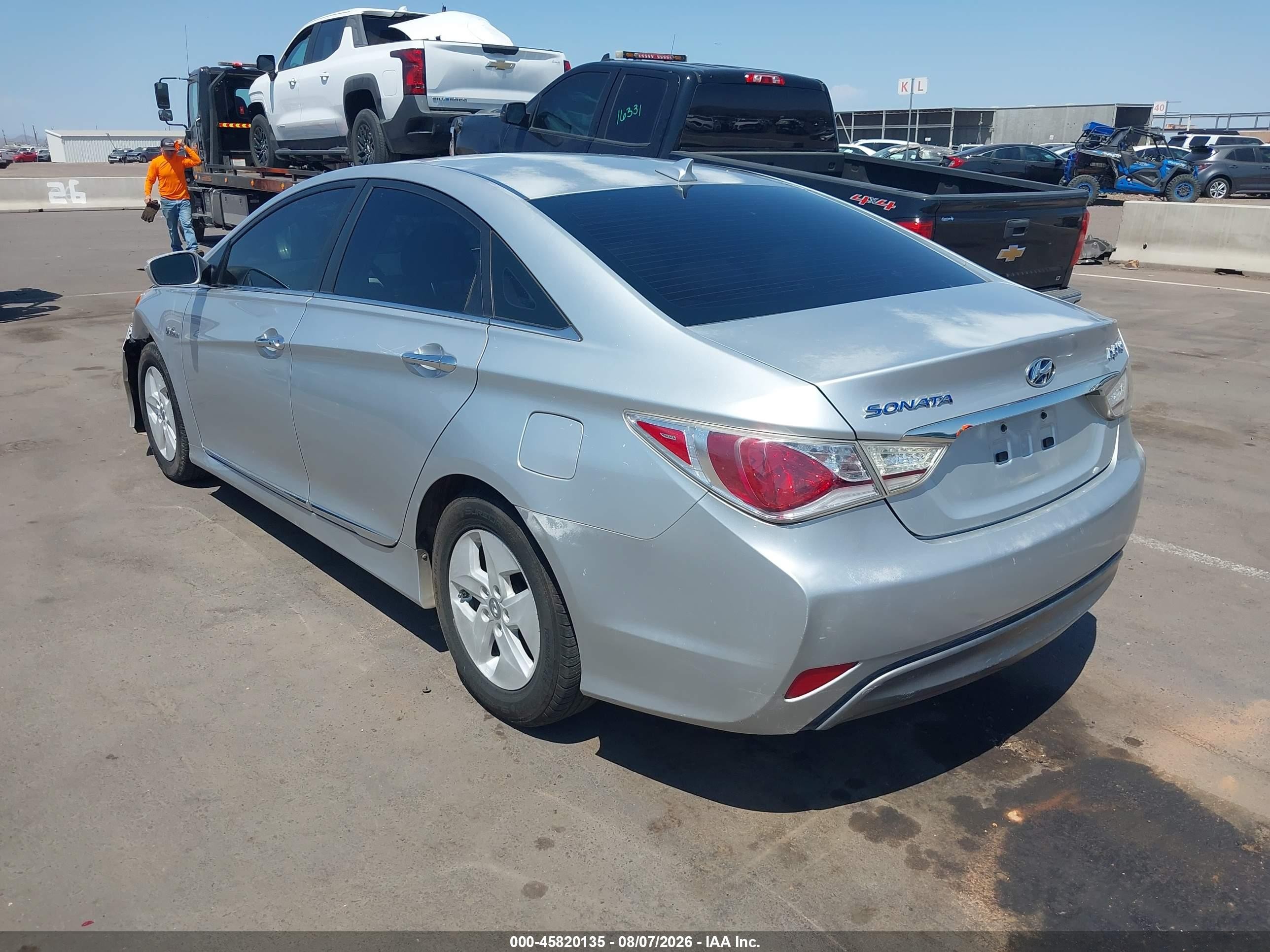 2012 Hyundai Sonata Hybrid   Серебряный vin: KMHEC4A46CA047047