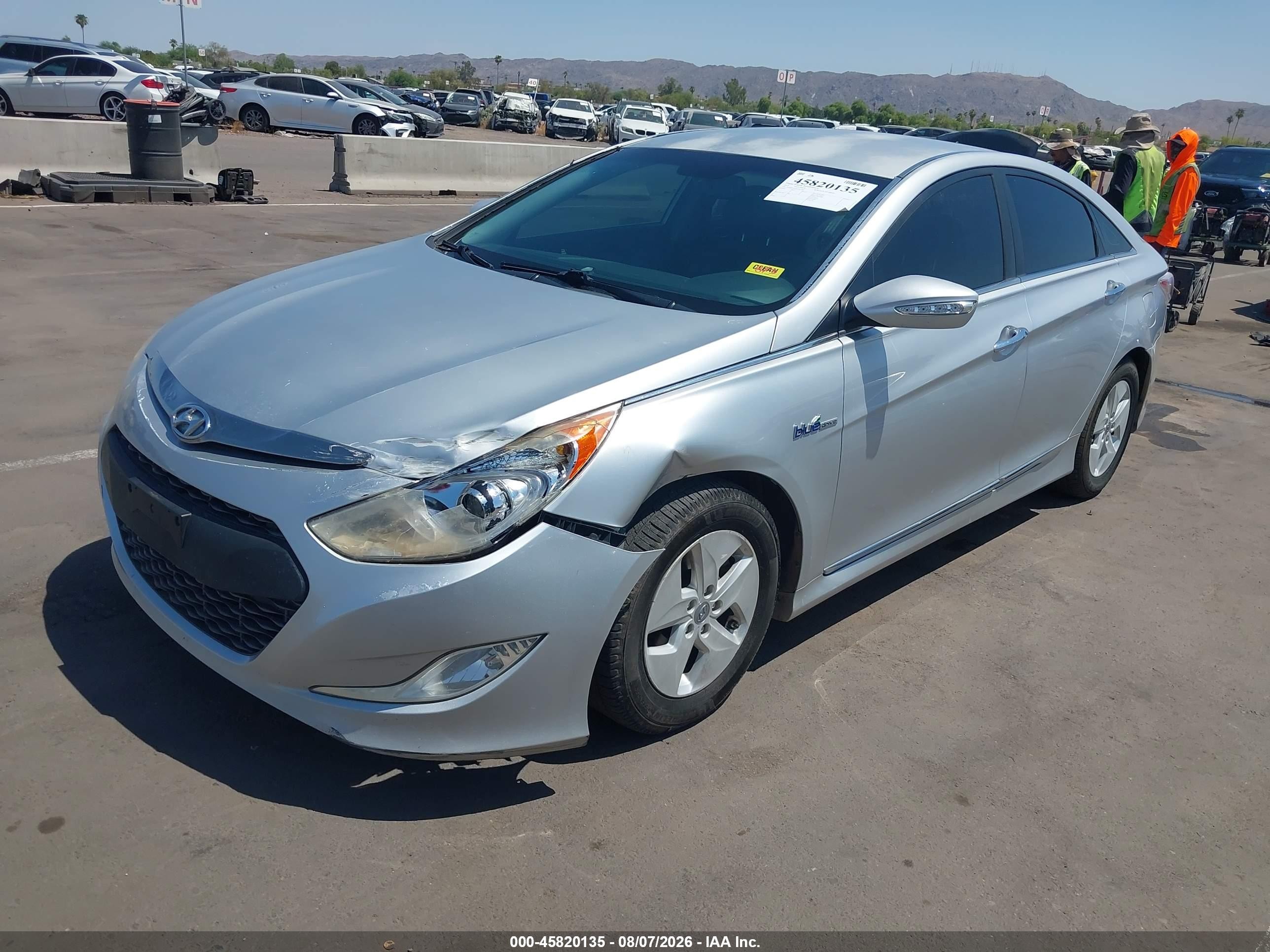 2012 Hyundai Sonata Hybrid   Серебряный vin: KMHEC4A46CA047047