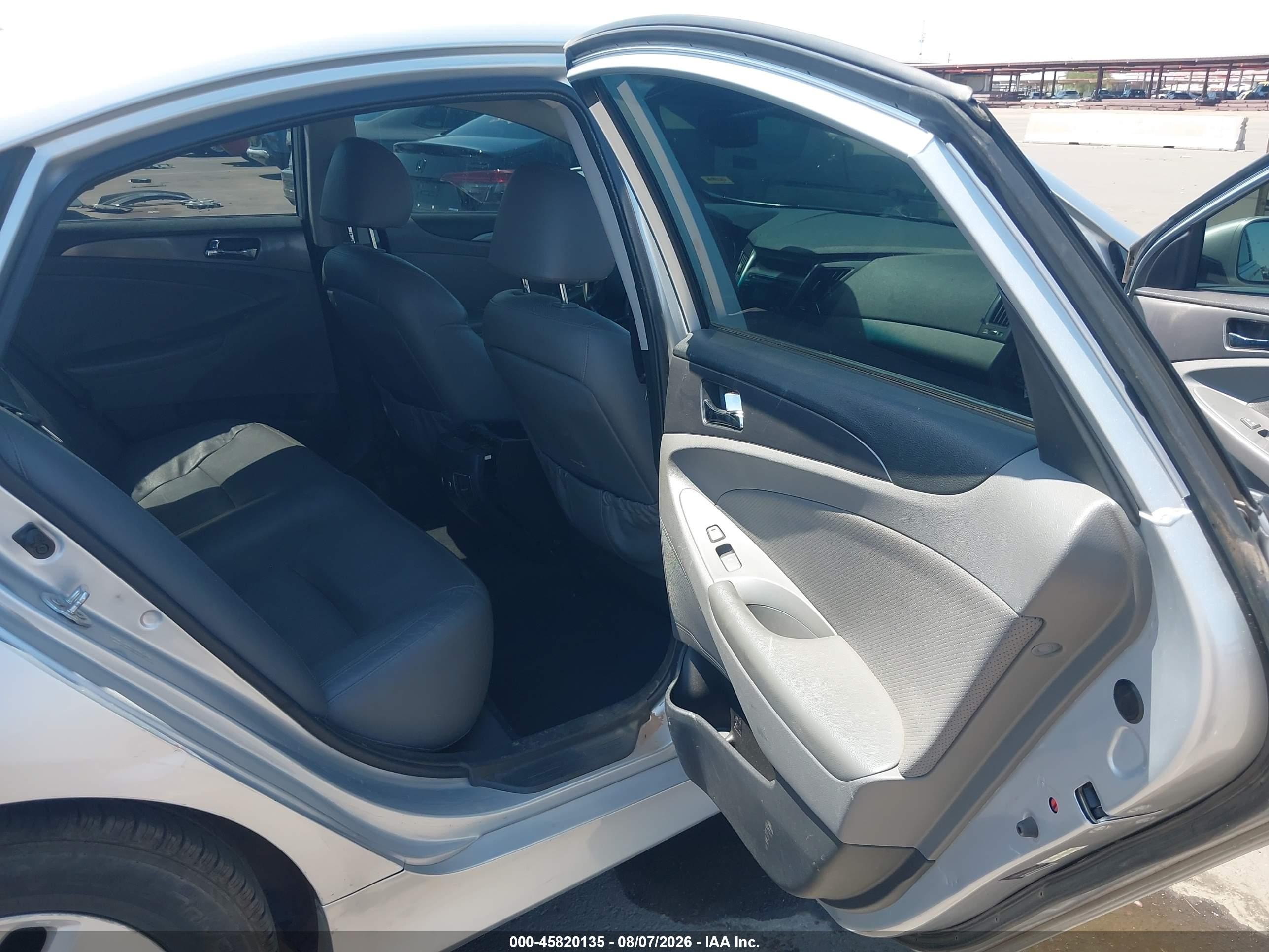 2012 Hyundai Sonata Hybrid   Серебряный vin: KMHEC4A46CA047047