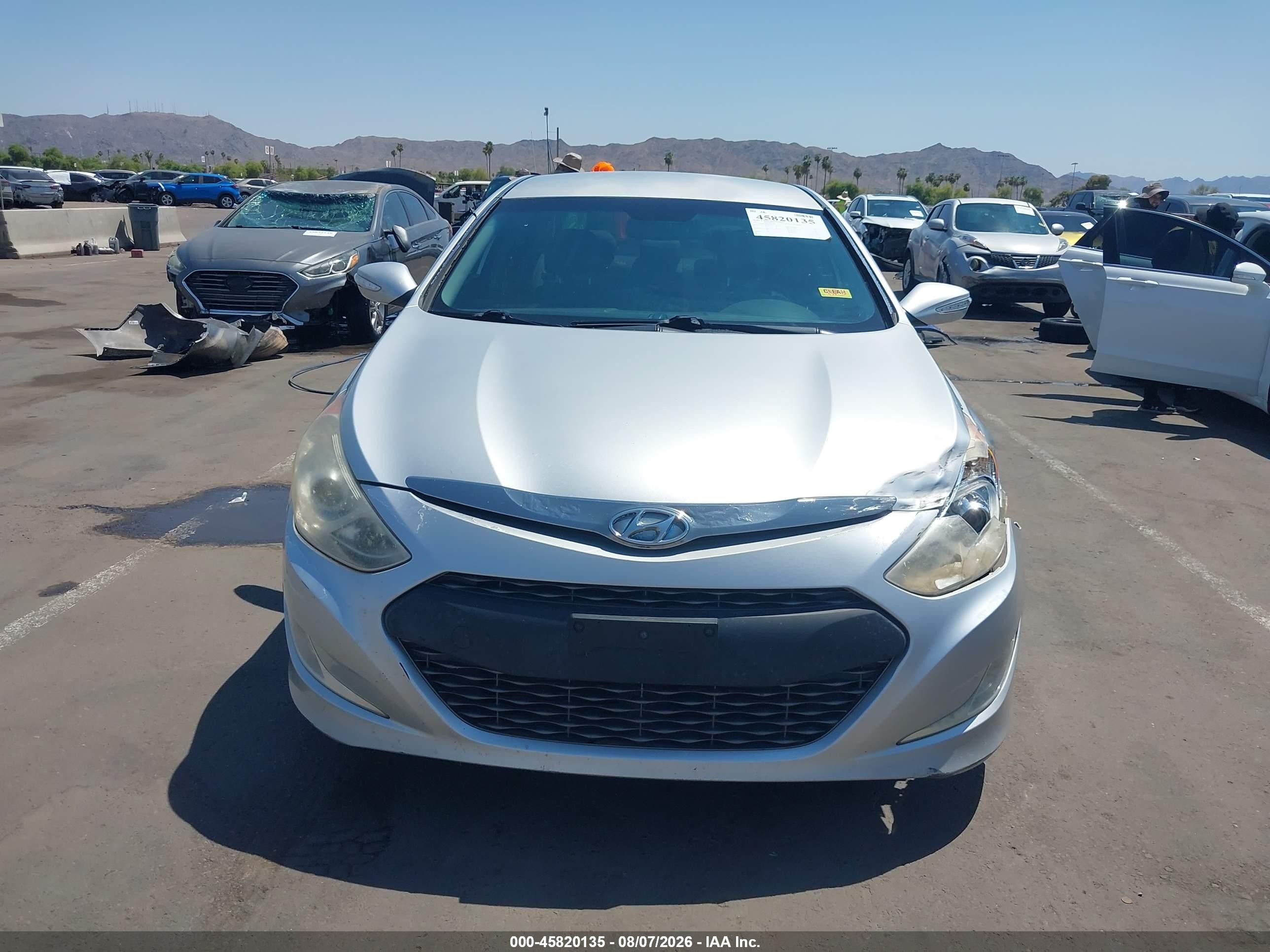 2012 Hyundai Sonata Hybrid   Серебряный vin: KMHEC4A46CA047047
