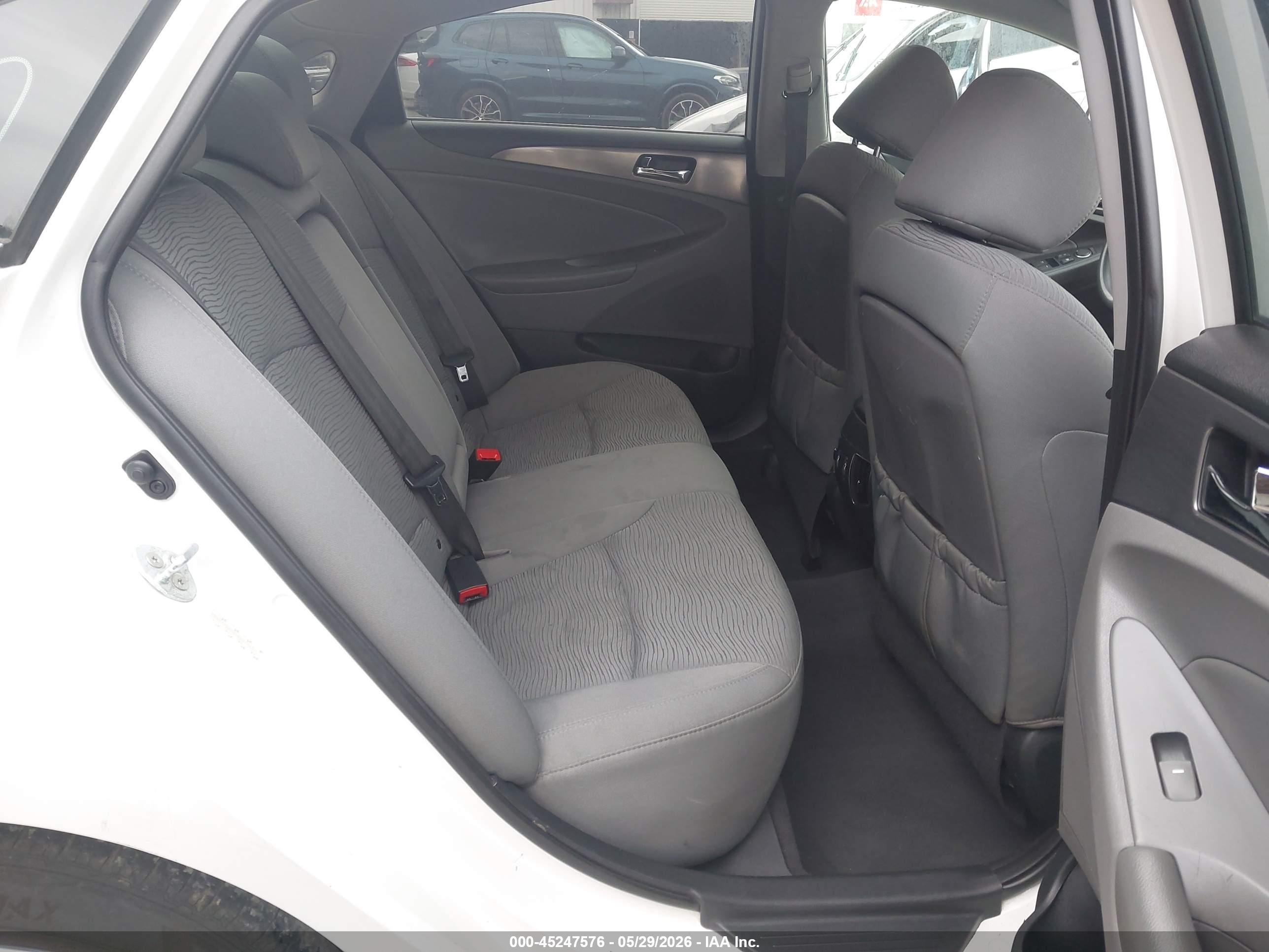 2013 Hyundai Sonata Hybrid   White vin: KMHEC4A46DA067560
