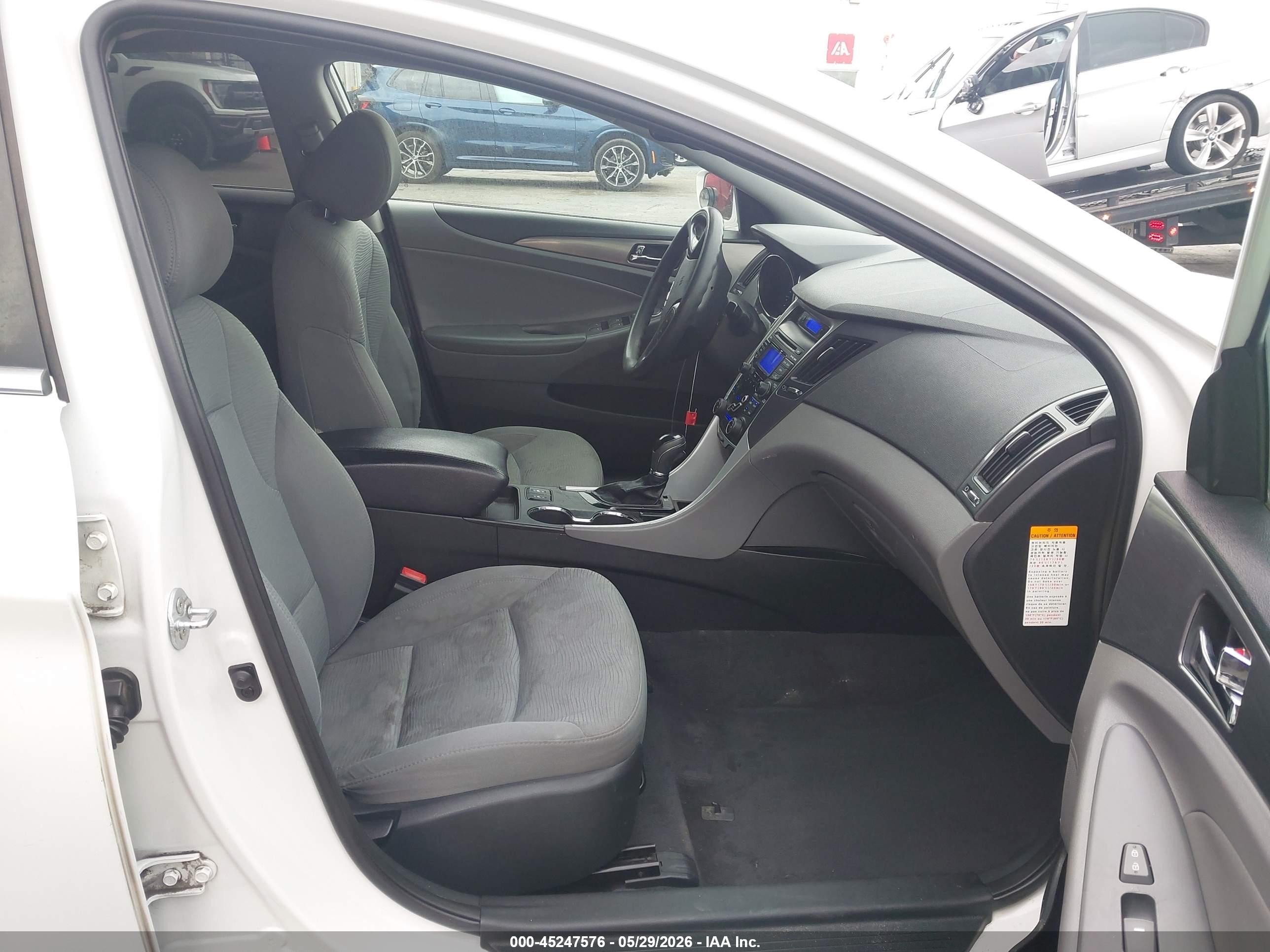 2013 Hyundai Sonata Hybrid   White vin: KMHEC4A46DA067560