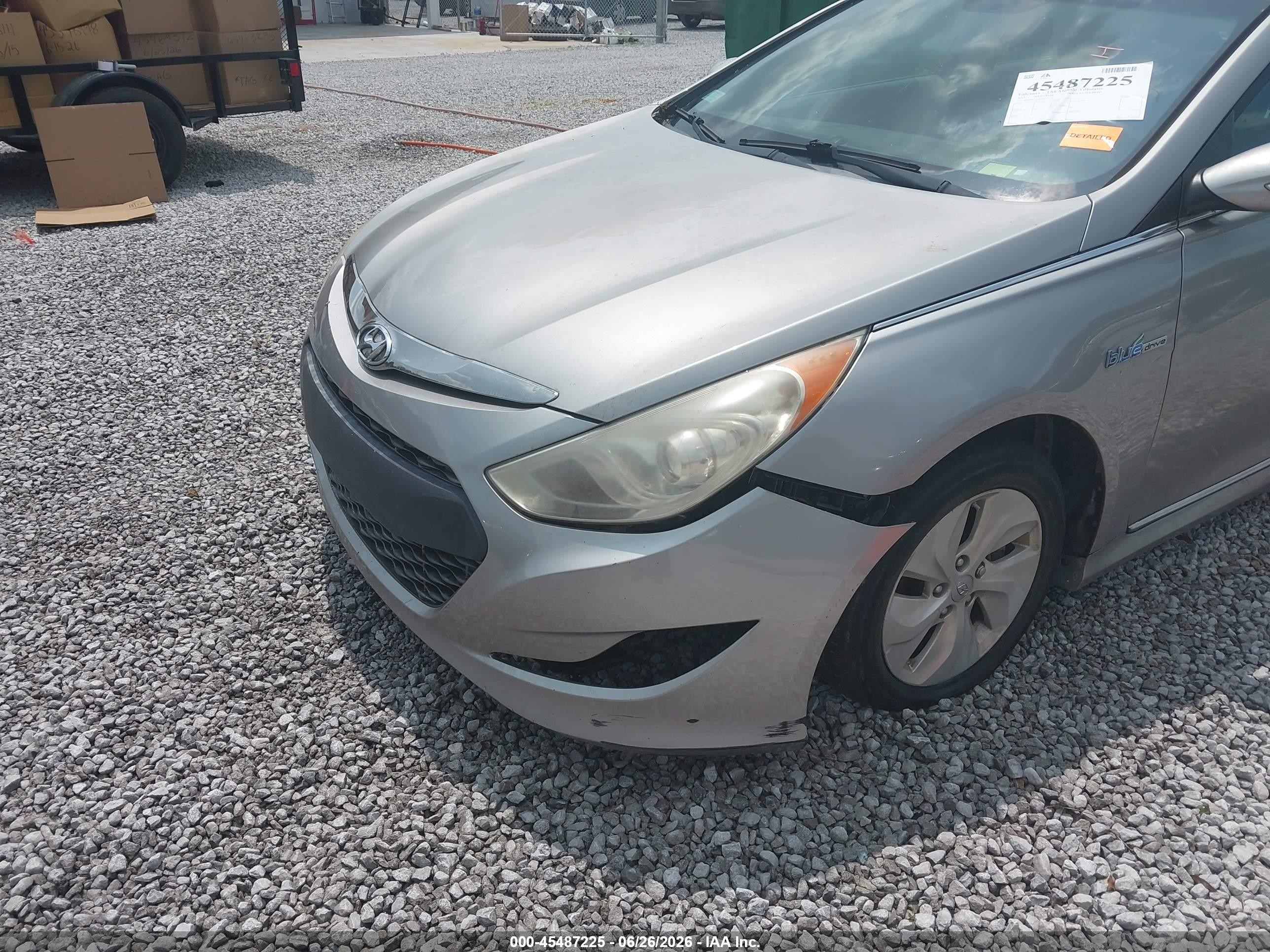 2013 Hyundai Sonata Hybrid   Silver vin: KMHEC4A46DA071110