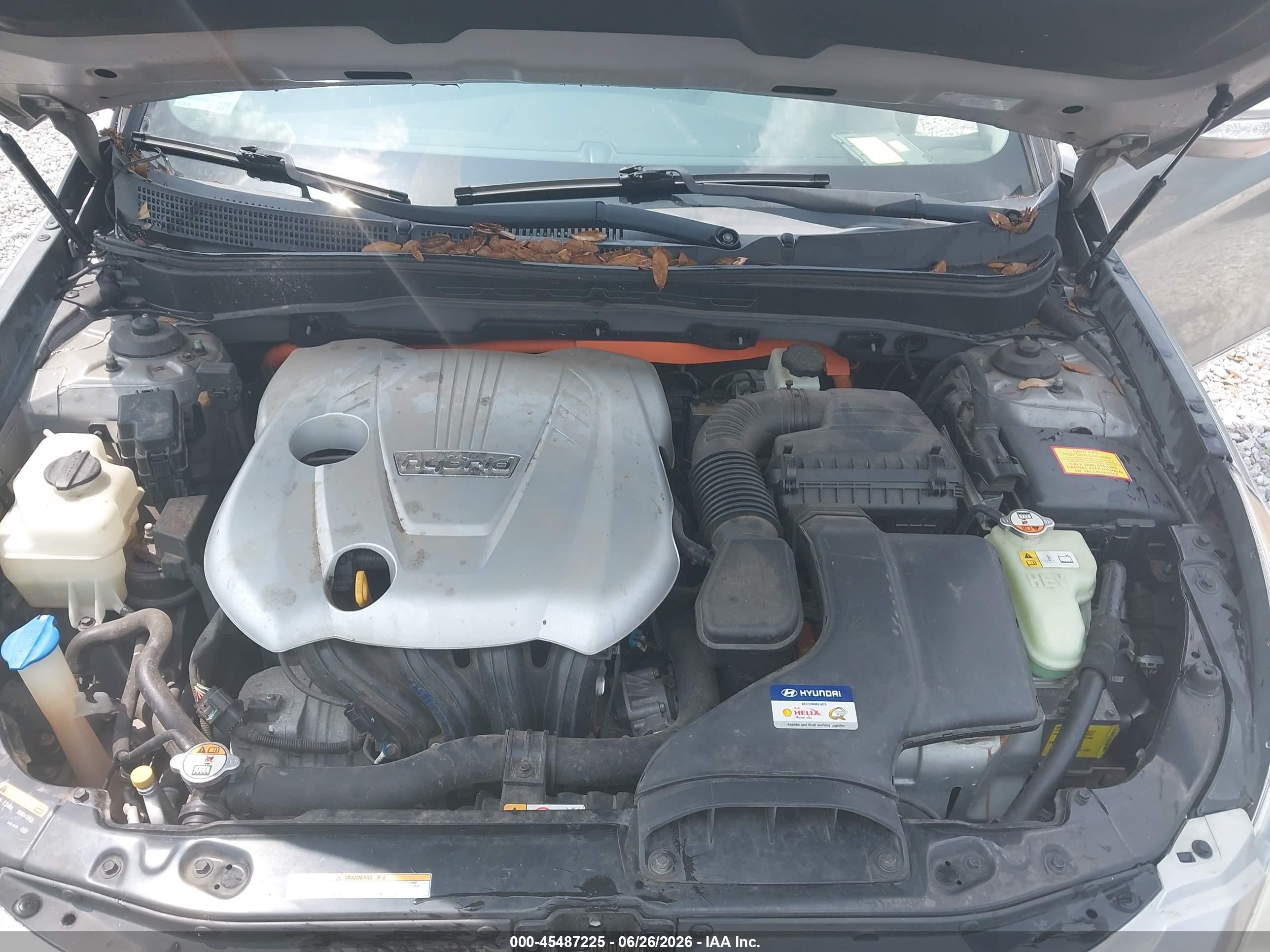 2013 Hyundai Sonata Hybrid   Silver vin: KMHEC4A46DA071110