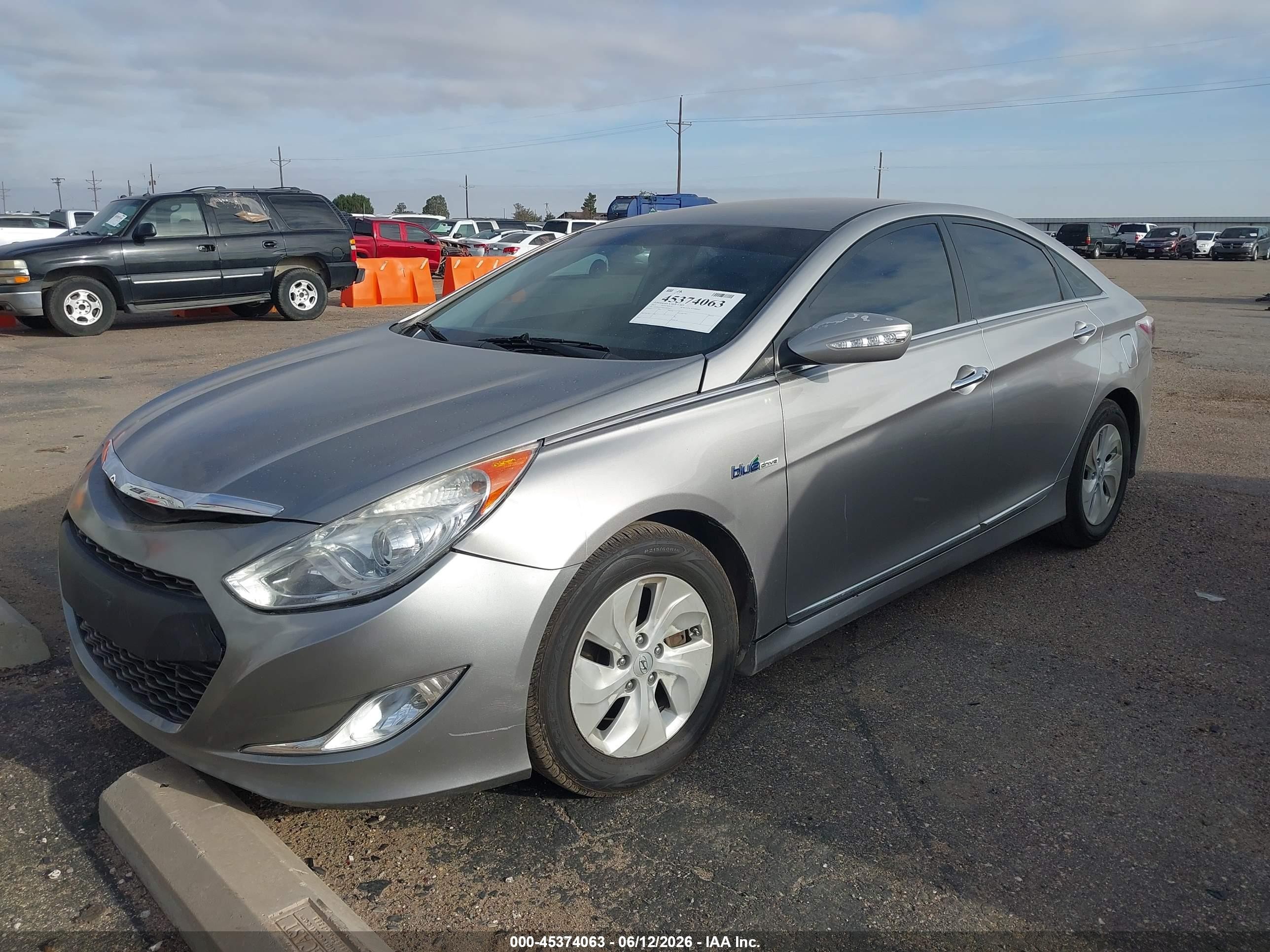 2013 Hyundai Sonata Hybrid   Silver vin: KMHEC4A46DA083032