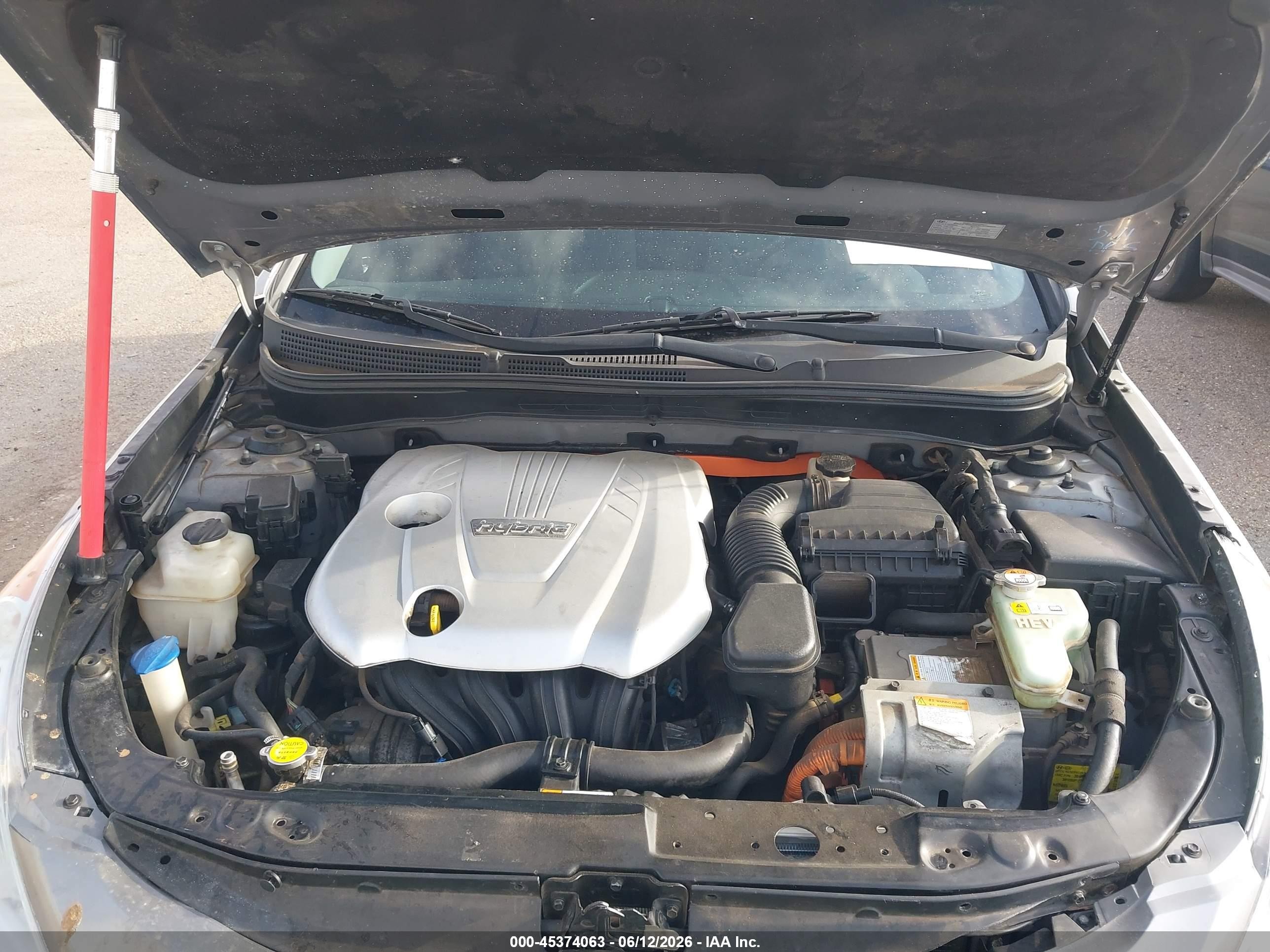 2013 Hyundai Sonata Hybrid   Silver vin: KMHEC4A46DA083032