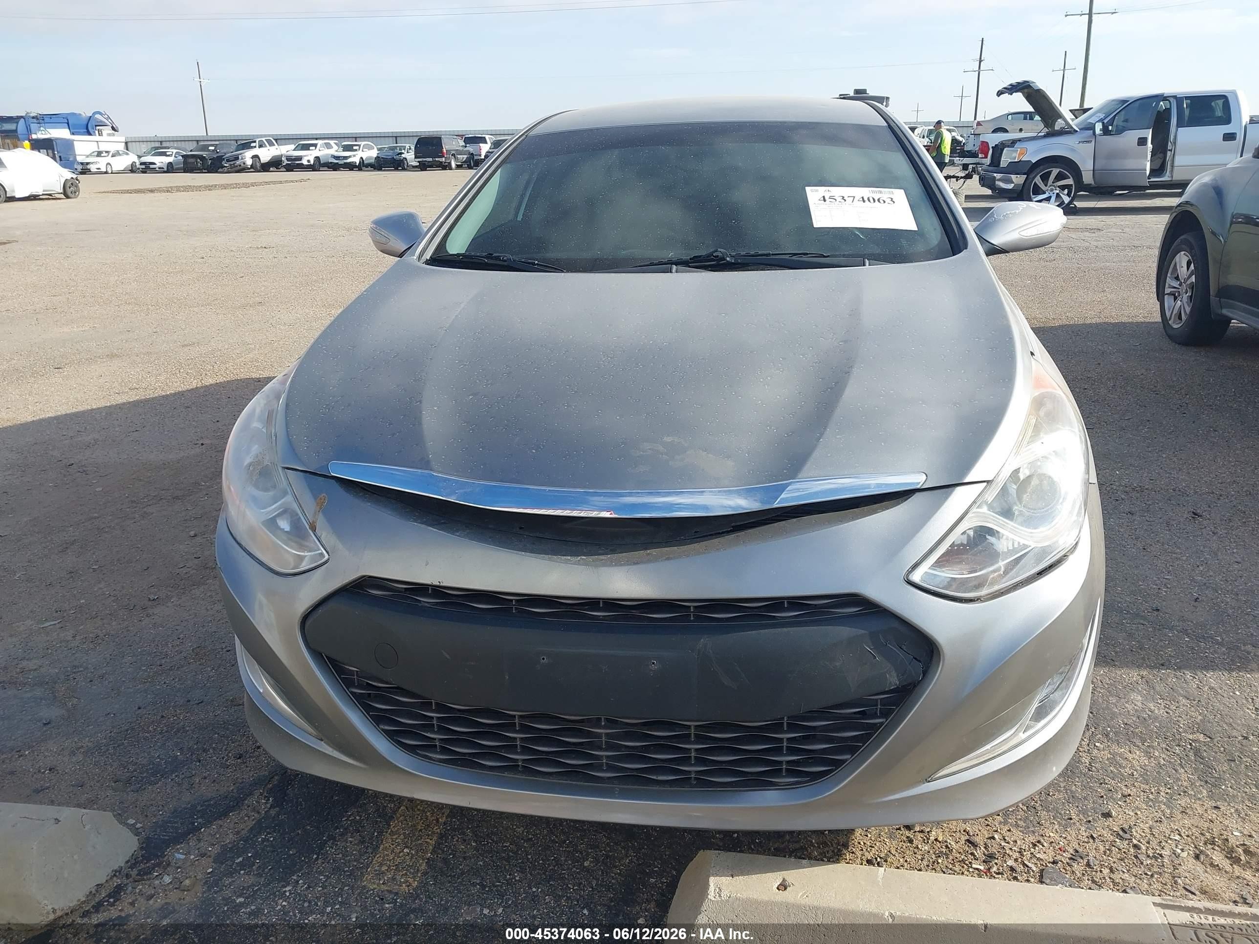 2013 Hyundai Sonata Hybrid   Silver vin: KMHEC4A46DA083032