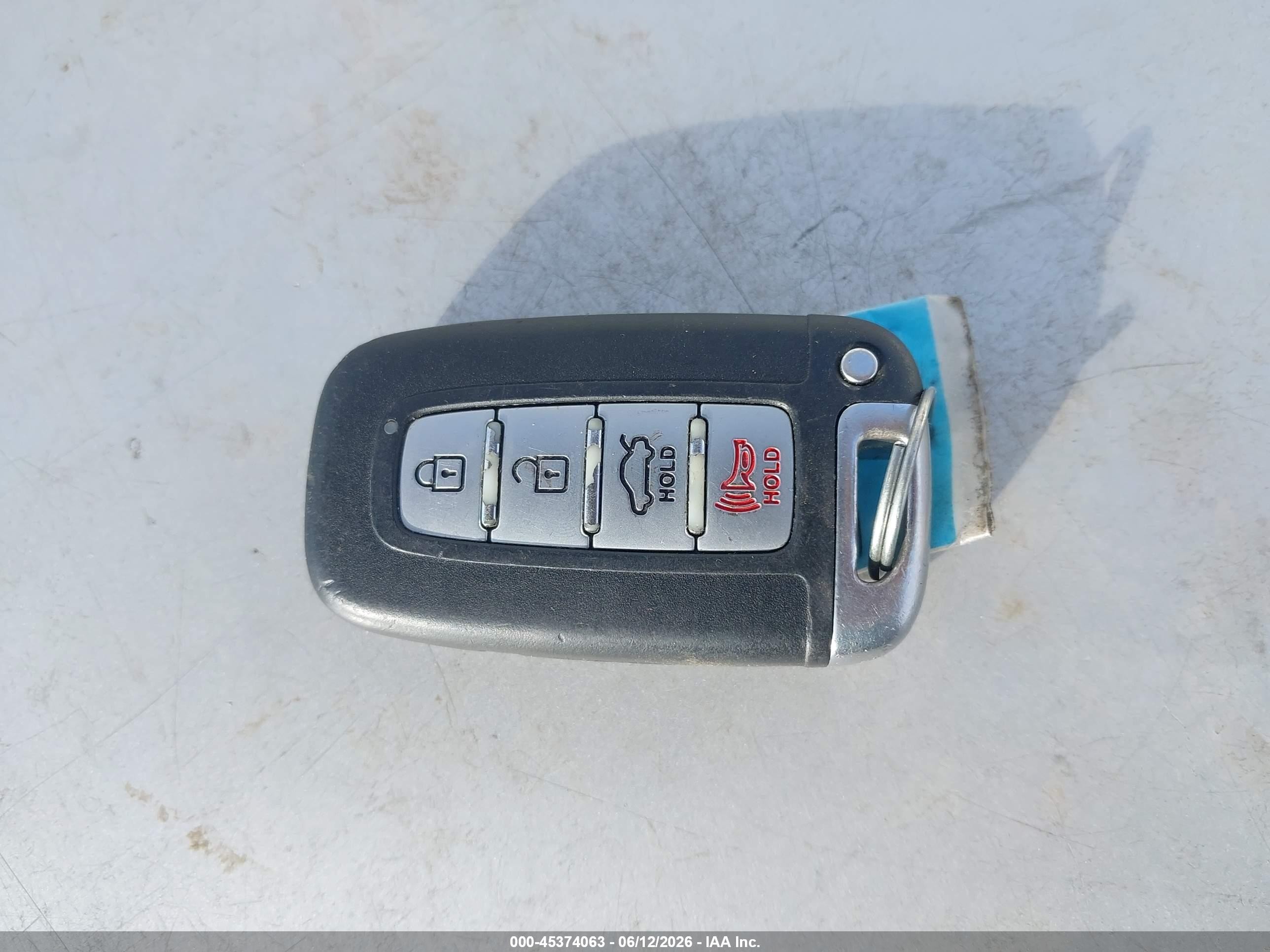 2013 Hyundai Sonata Hybrid   Silver vin: KMHEC4A46DA083032