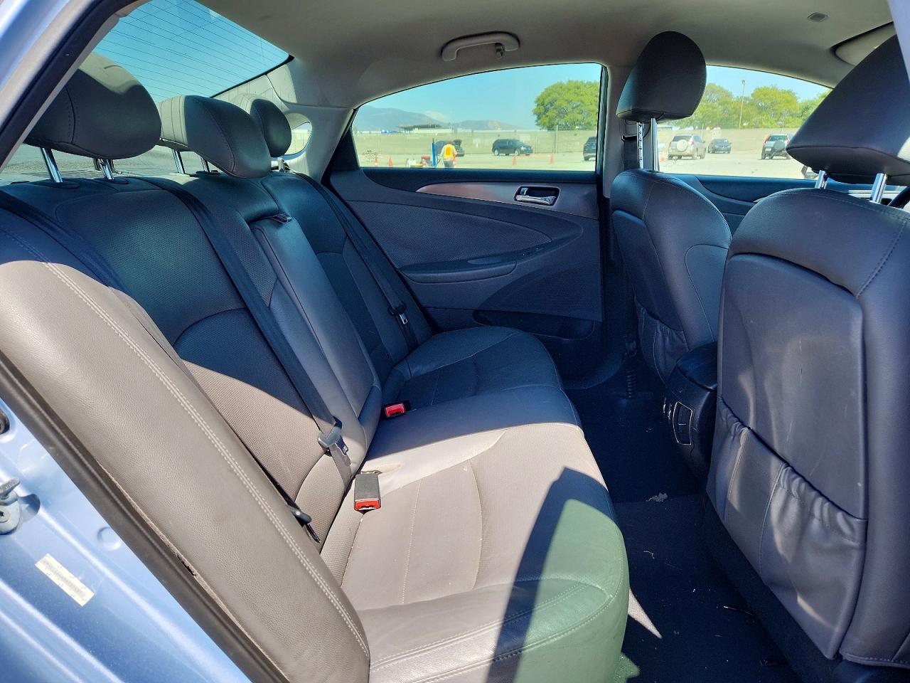 2013 Hyundai Sonata Hybrid Blue vin: KMHEC4A46DA101481