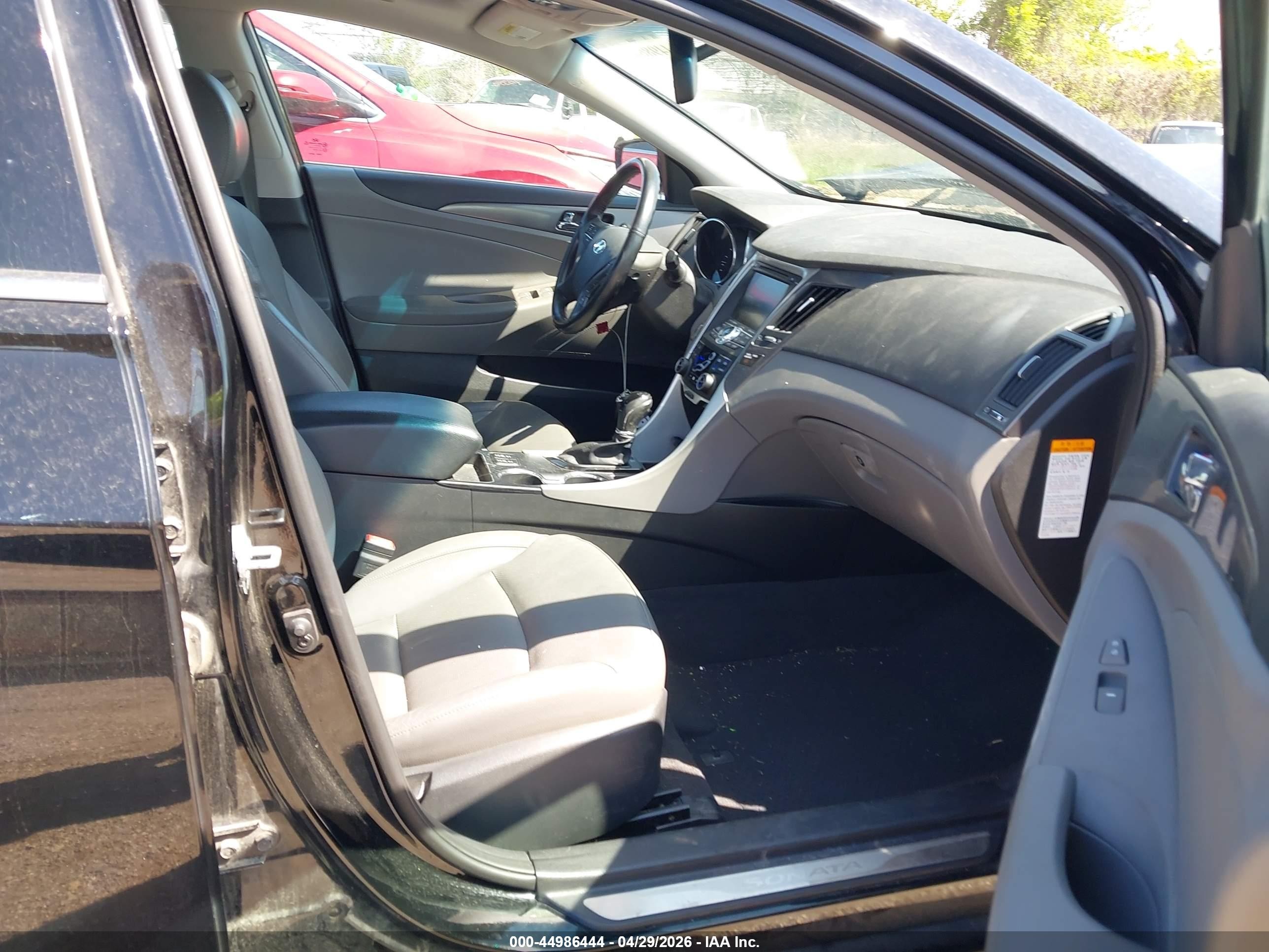 2014 Hyundai Sonata Hybrid Limited Black vin: KMHEC4A46EA111302