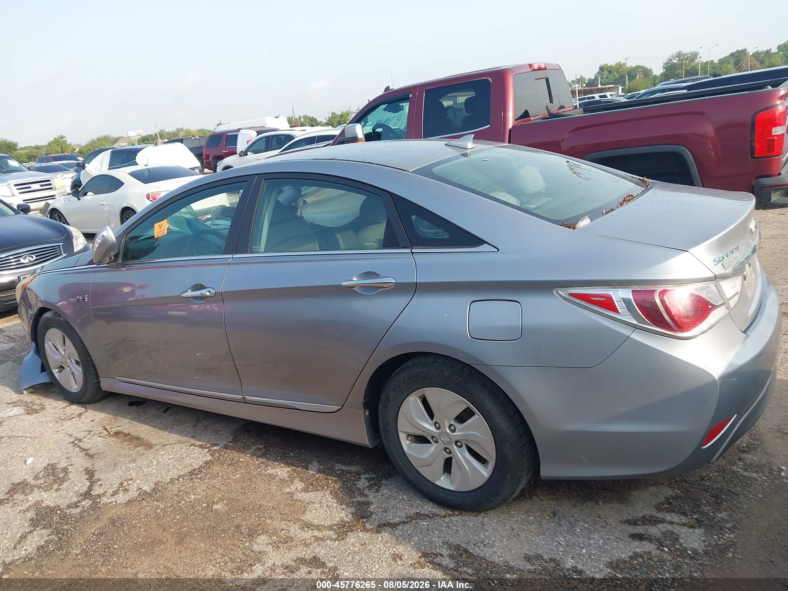 2014 Hyundai Sonata Hybrid   Серый vin: KMHEC4A46EA117312