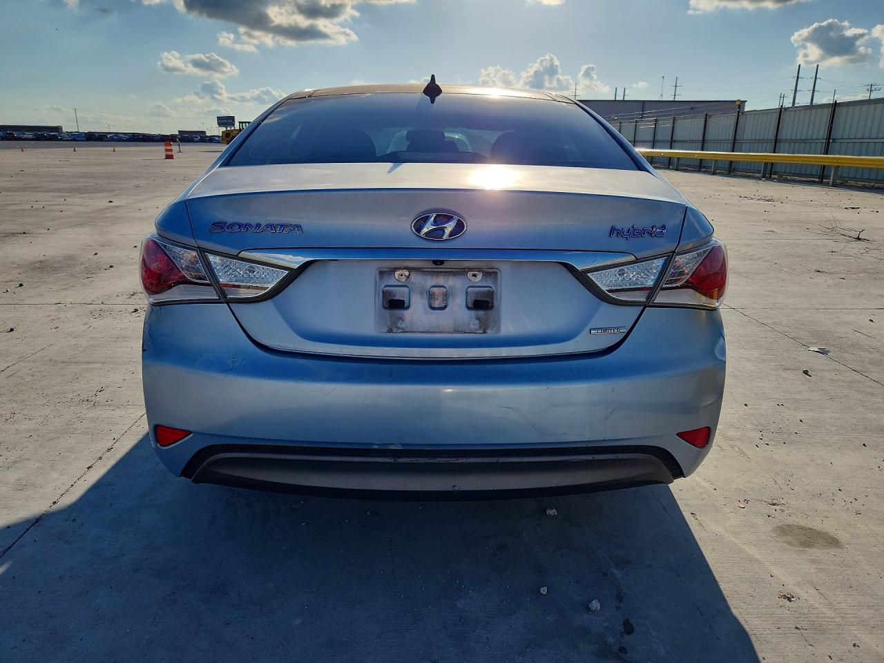 2015 Hyundai Sonata Hybrid Limited Blue vin: KMHEC4A46FA120843