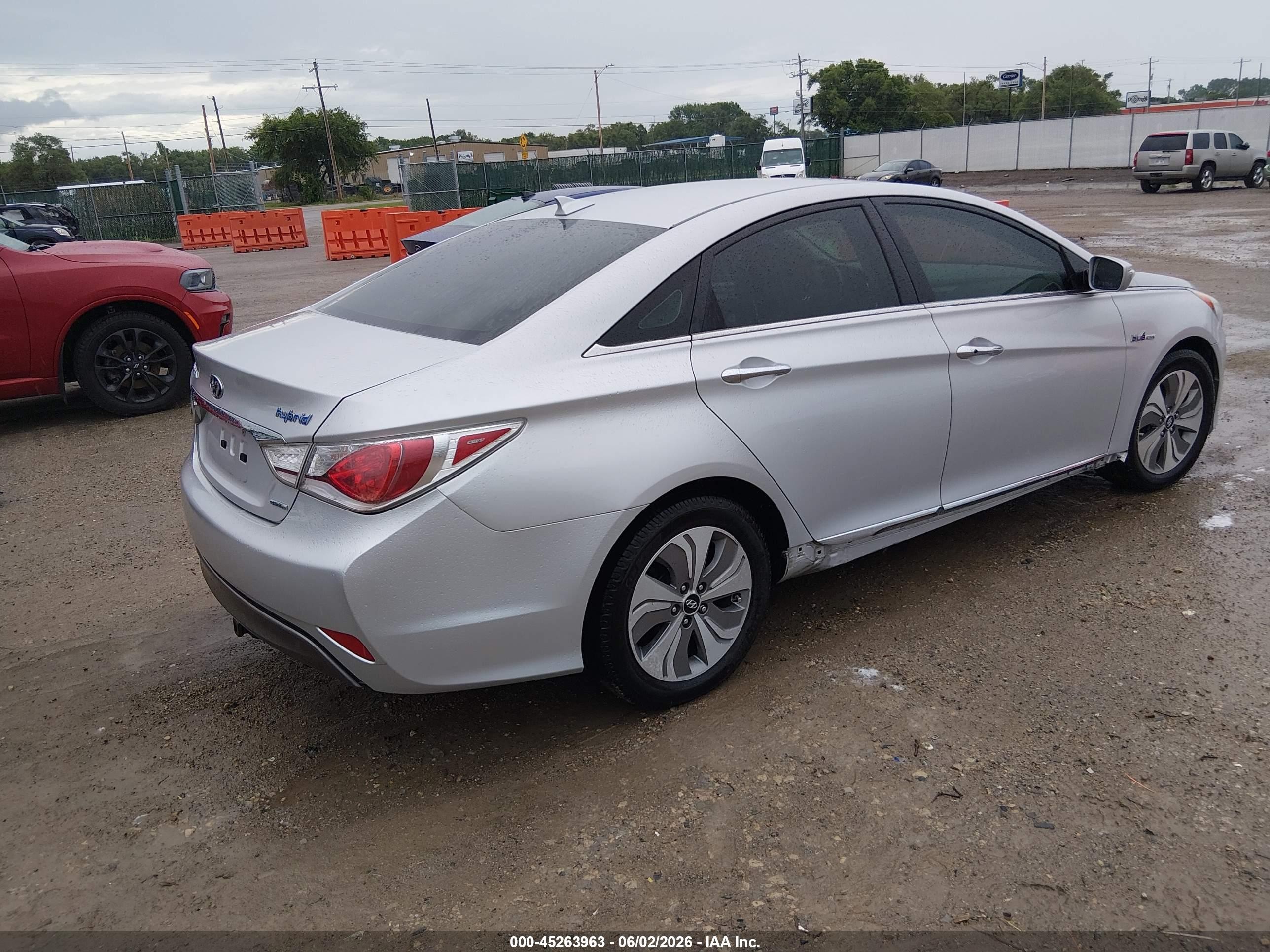 2015 Hyundai Sonata Hybrid Limited Silver vin: KMHEC4A46FA121586