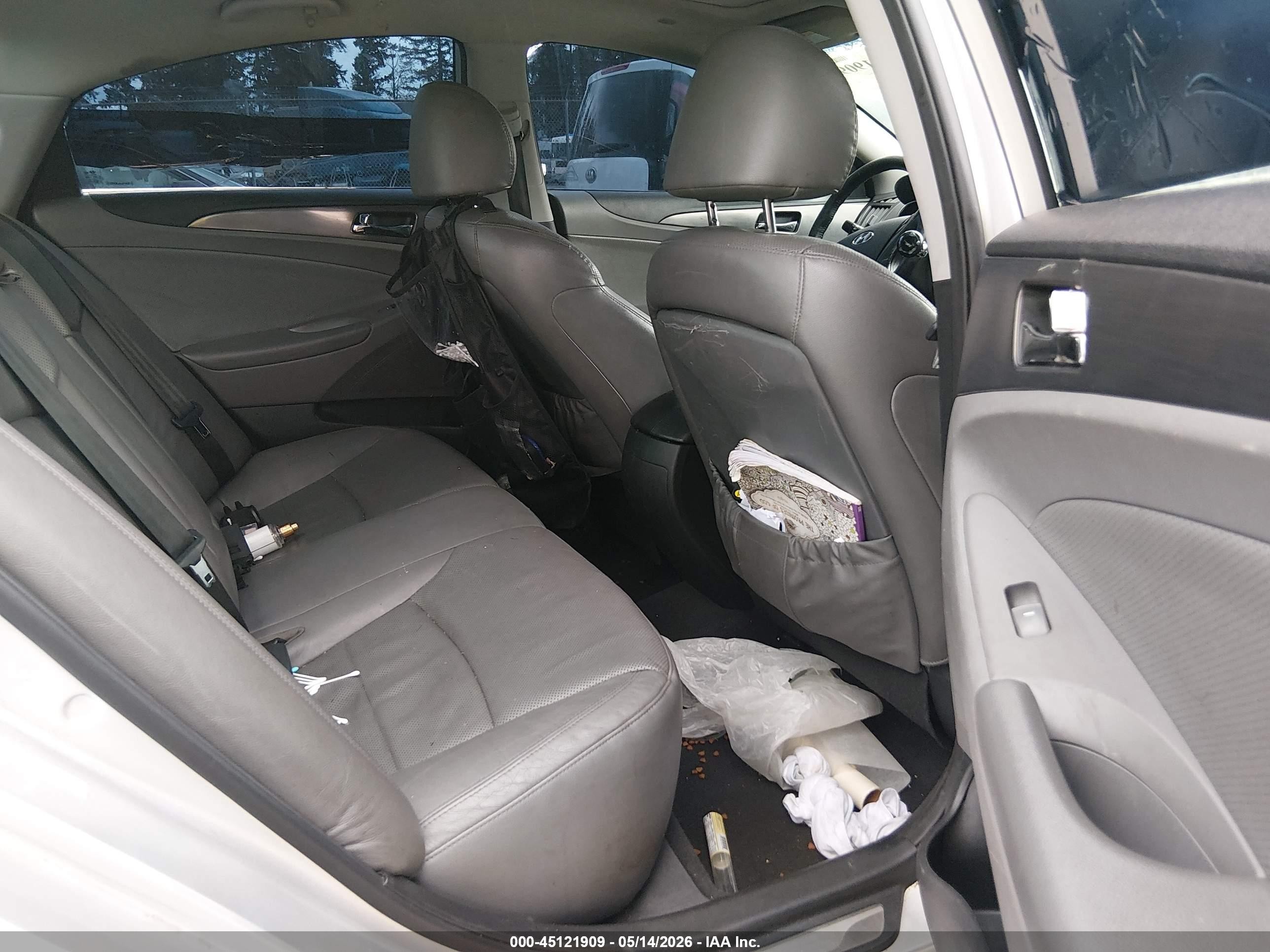 2015 Hyundai Sonata Hybrid Limited Silver vin: KMHEC4A46FA123483