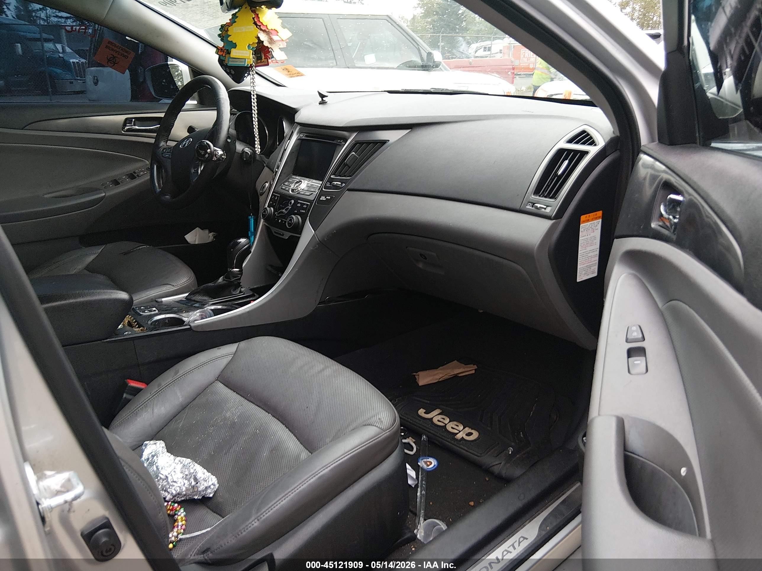 2015 Hyundai Sonata Hybrid Limited Silver vin: KMHEC4A46FA123483