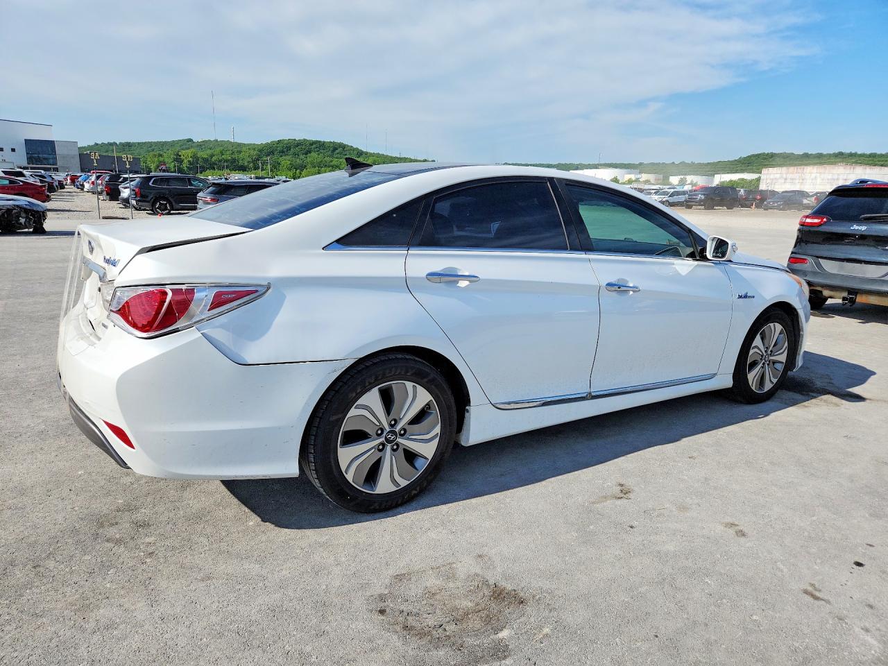 2015 Hyundai Sonata Hybrid Limited White vin: KMHEC4A46FA123788