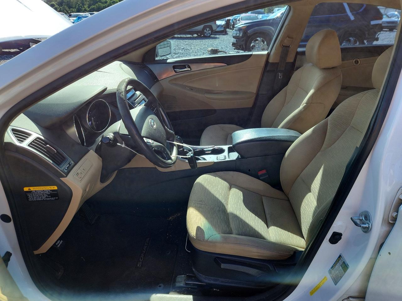 2015 Hyundai Sonata Hybrid Base Белый vin: KMHEC4A46FA127730