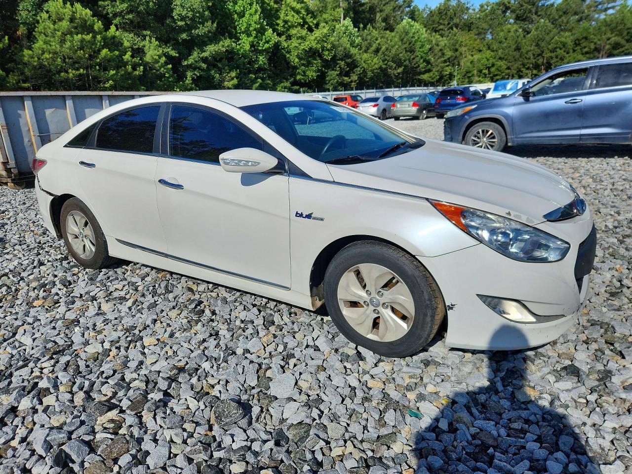 2015 Hyundai Sonata Hybrid Base Белый vin: KMHEC4A46FA127730
