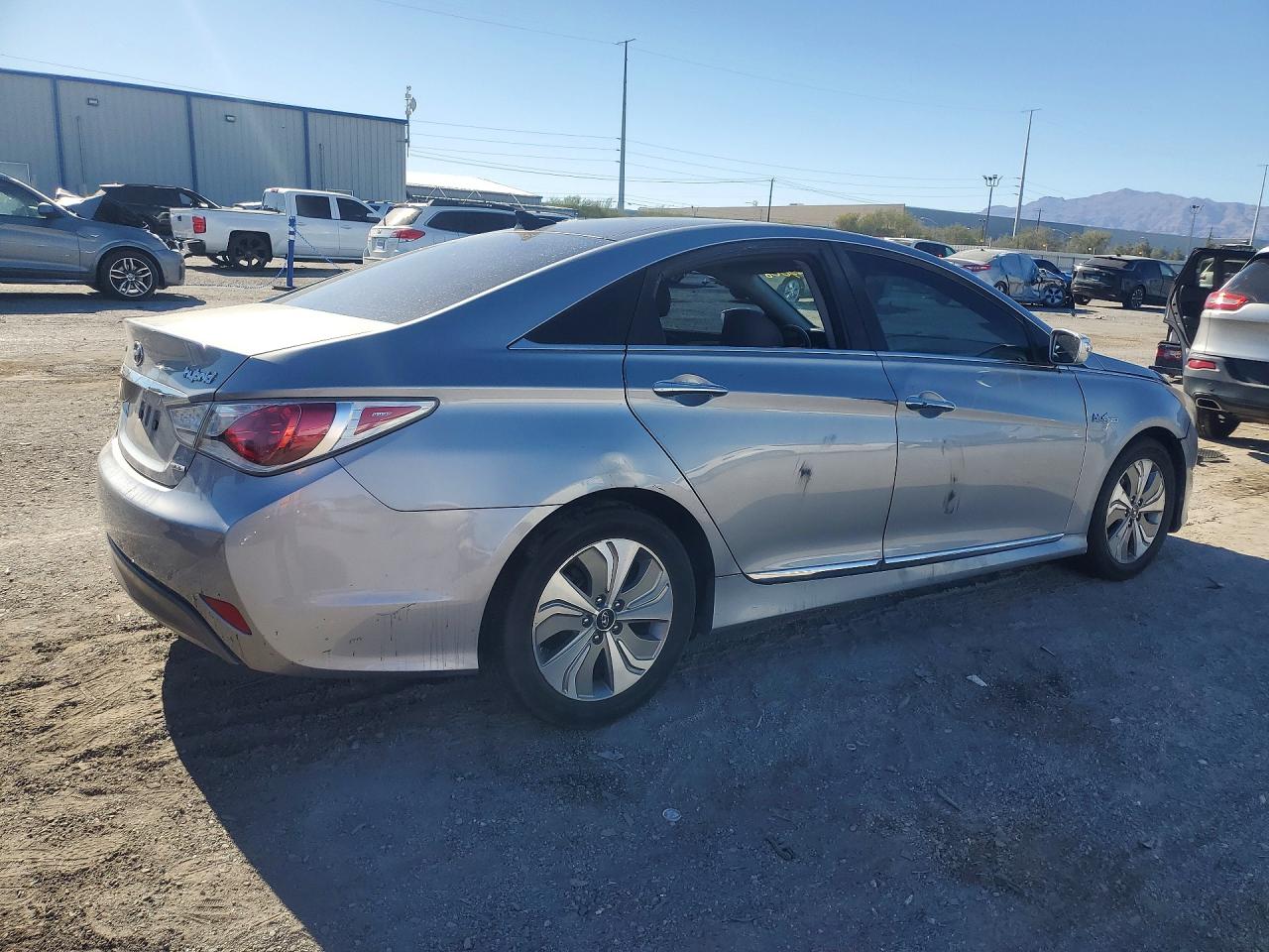 2015 Hyundai Sonata Hybrid Limited Silver vin: KMHEC4A46FA131728