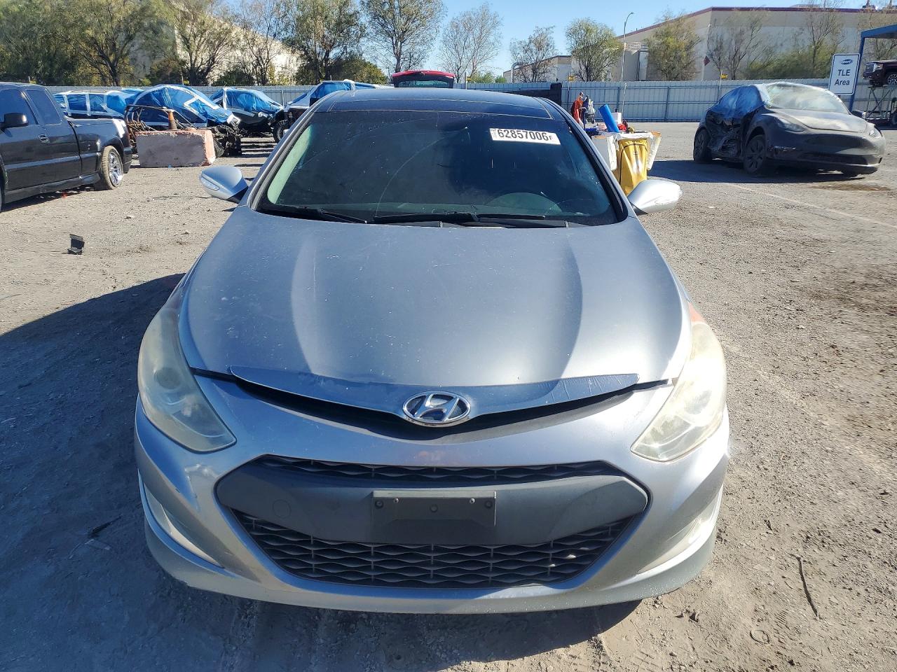 2015 Hyundai Sonata Hybrid Limited Silver vin: KMHEC4A46FA131728