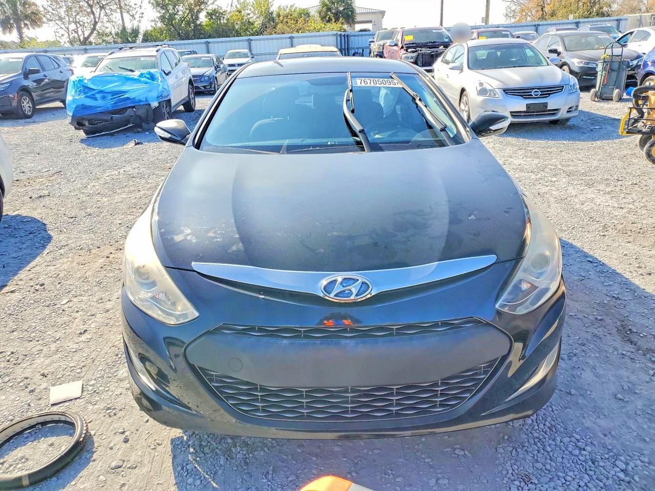 2015 Hyundai Sonata Hybrid Black vin: KMHEC4A46FA134631