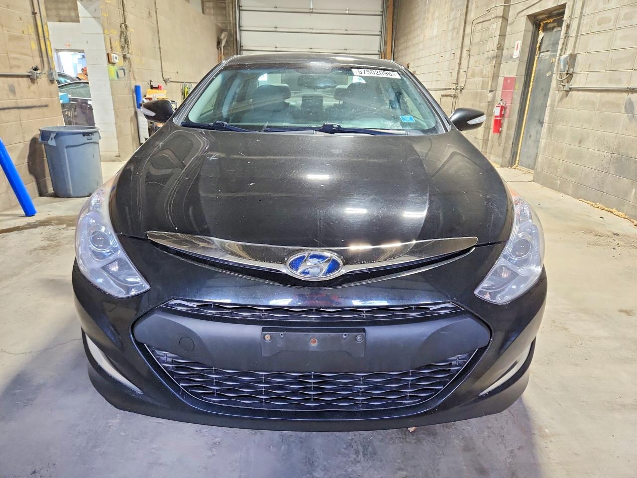 2015 Hyundai Sonata Hybrid Base Black vin: KMHEC4A46FA137013