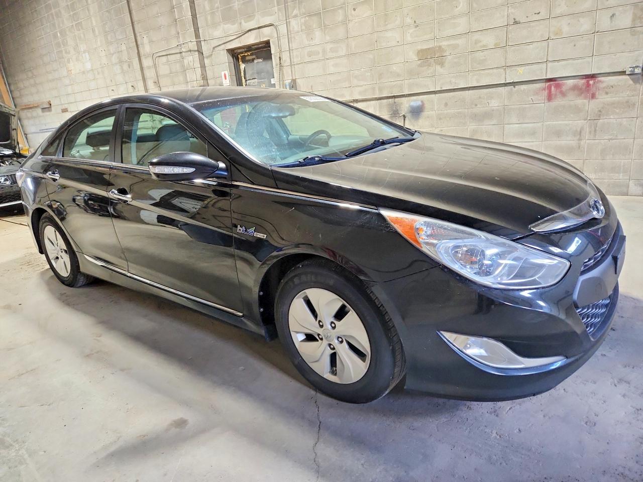 2015 Hyundai Sonata Hybrid Base Black vin: KMHEC4A46FA137013