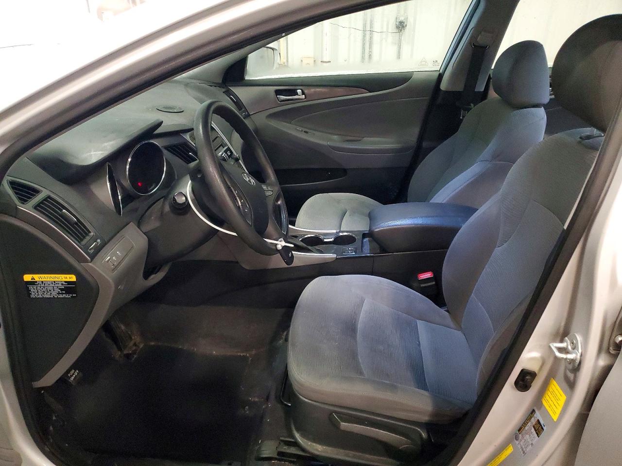 2015 Hyundai Sonata Hybrid Base Silver vin: KMHEC4A46FA139733