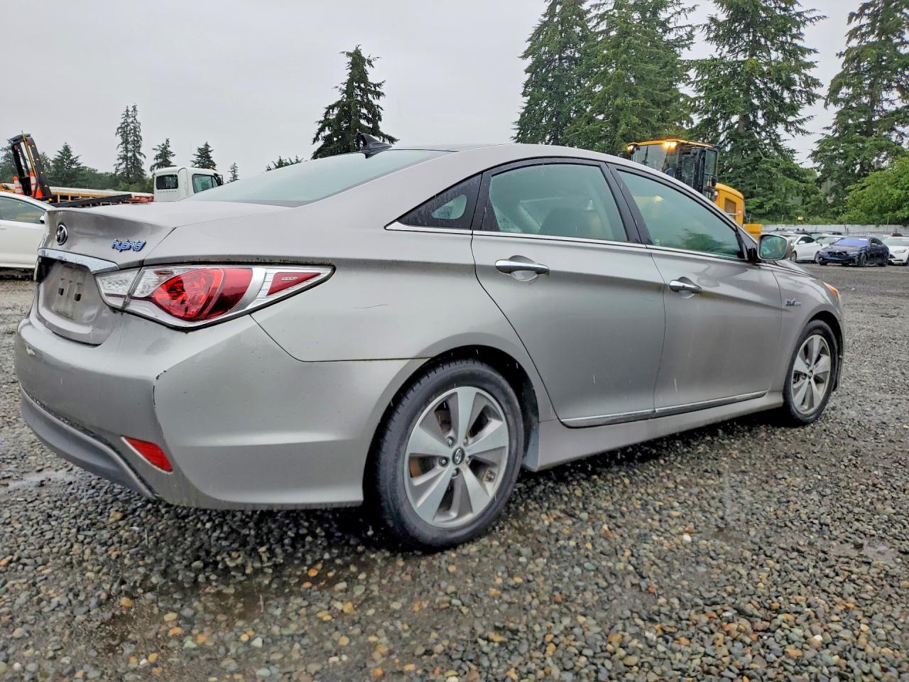 2011 Hyundai Sonata Hybrid Silver vin: KMHEC4A47BA015528