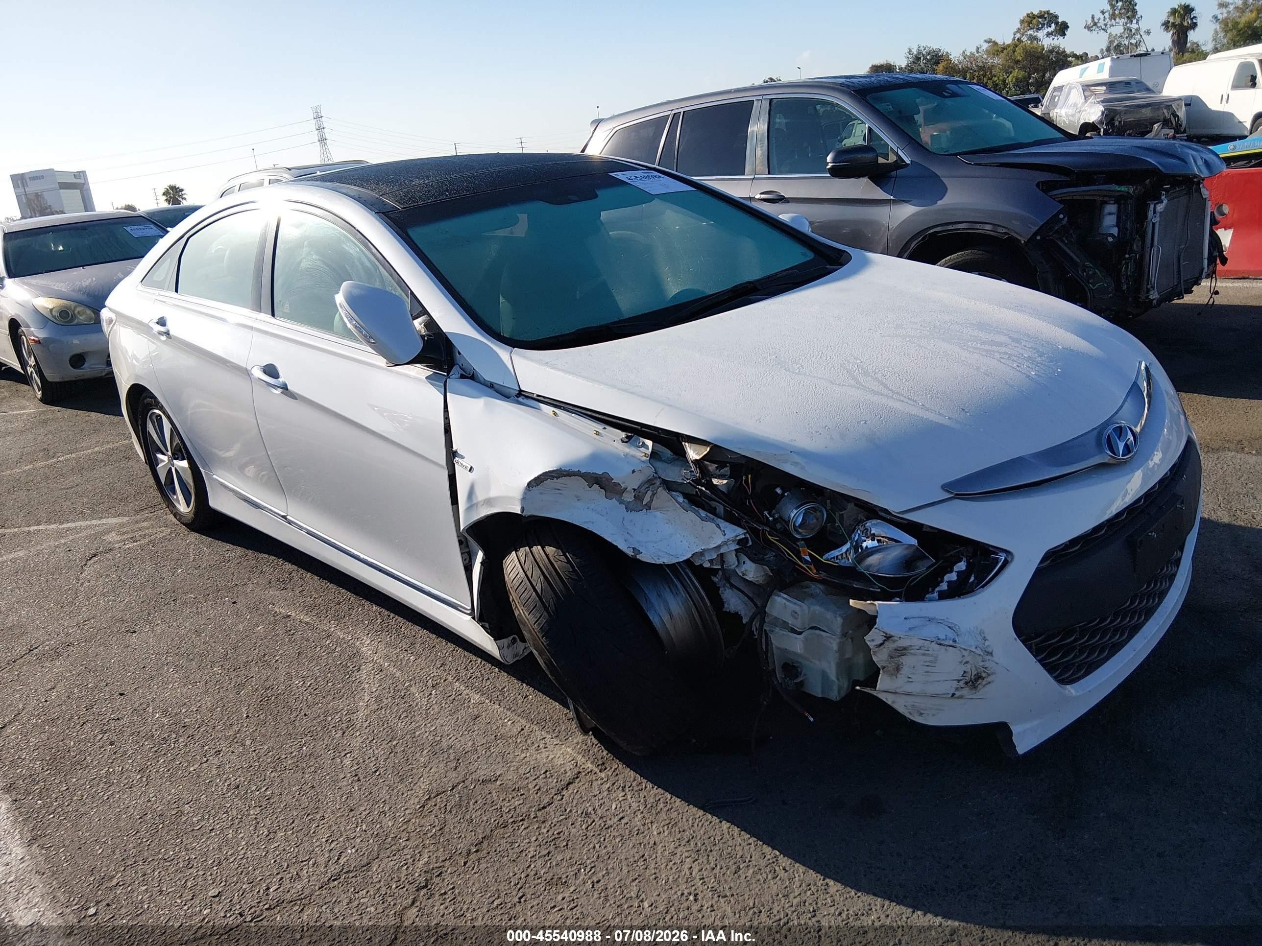 2012 Hyundai Sonata Hybrid   White vin: KMHEC4A47CA019984