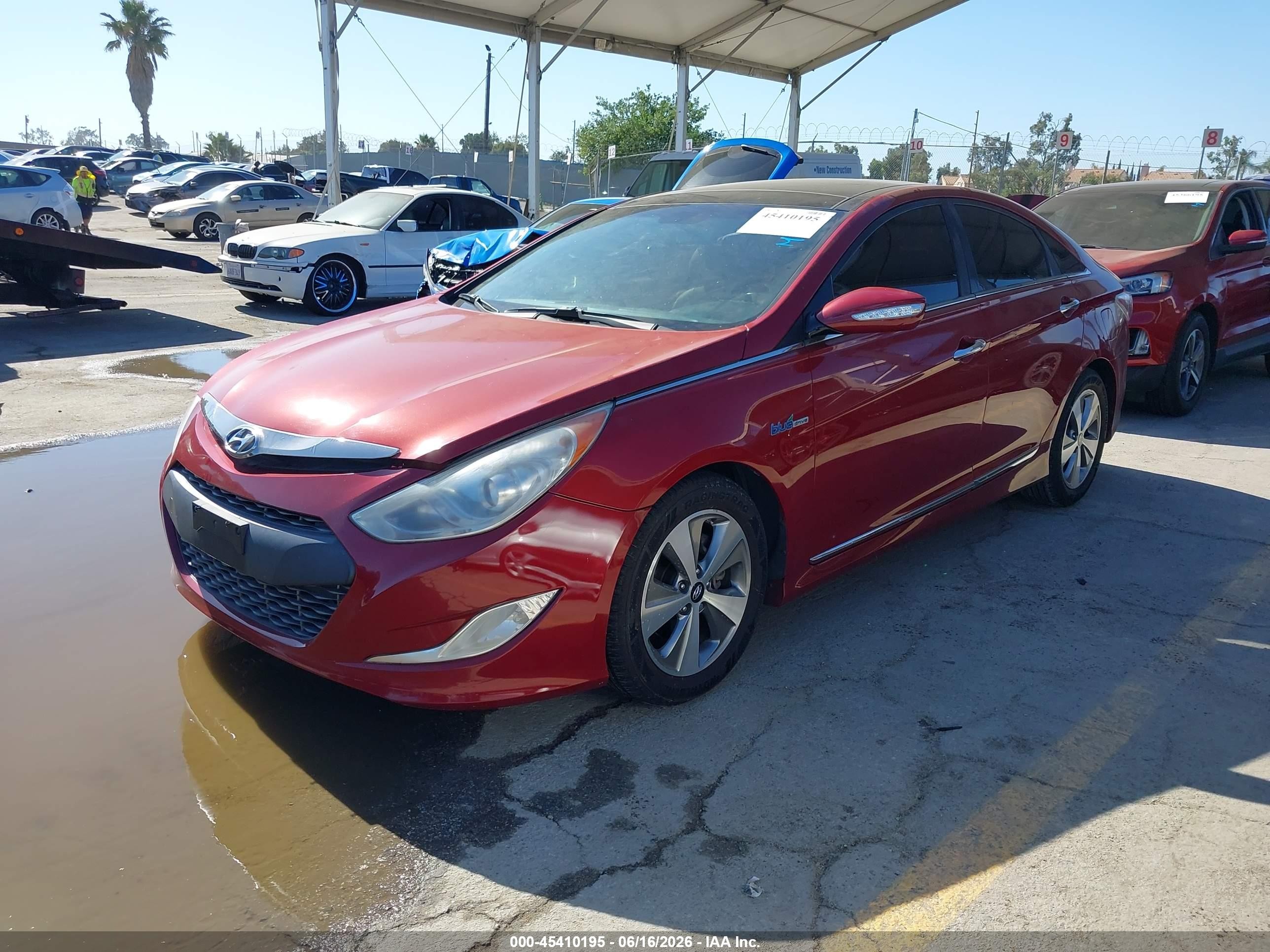 2012 Hyundai Sonata Hybrid   Красный vin: KMHEC4A47CA026837