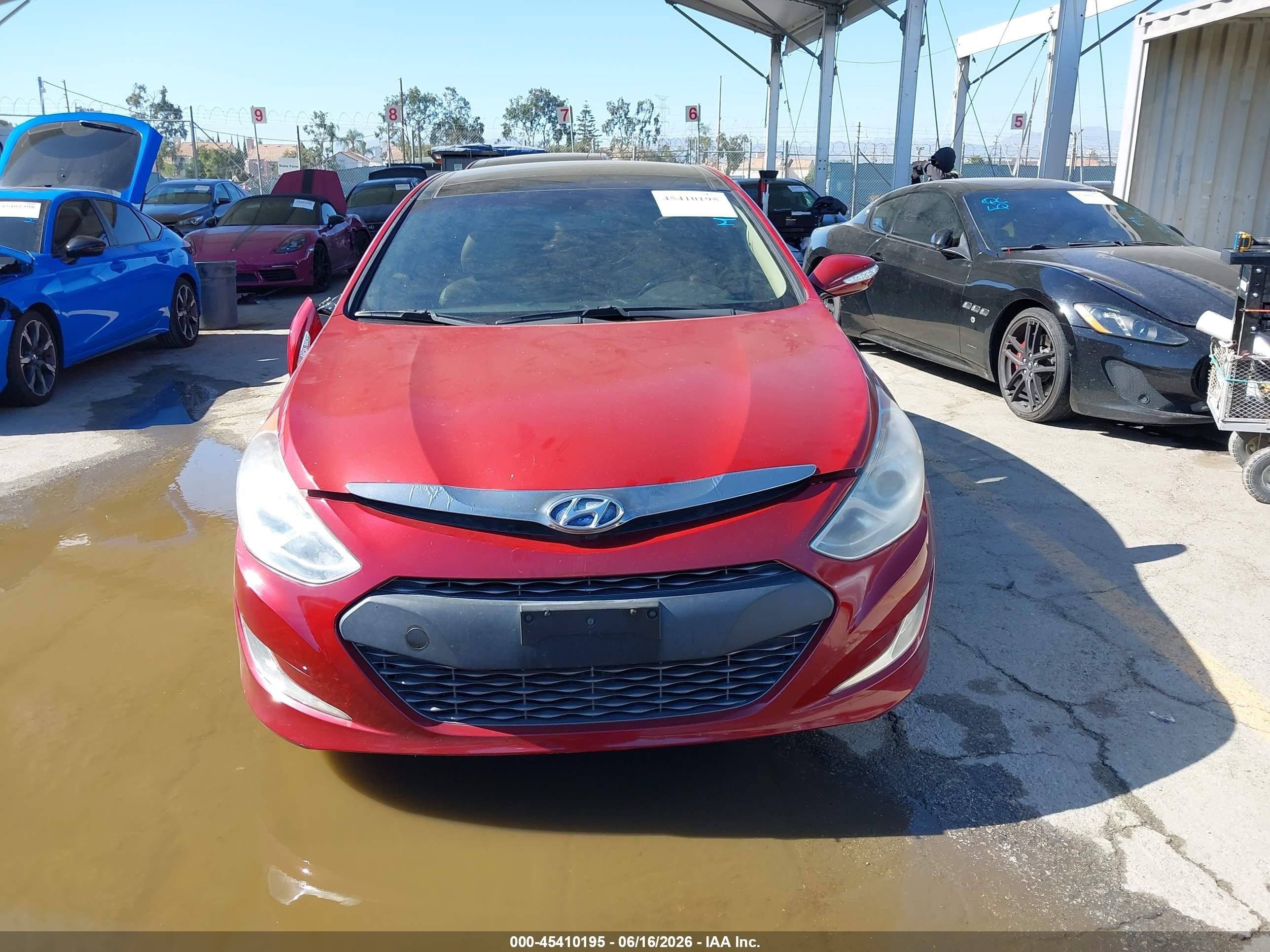 2012 Hyundai Sonata Hybrid   Красный vin: KMHEC4A47CA026837