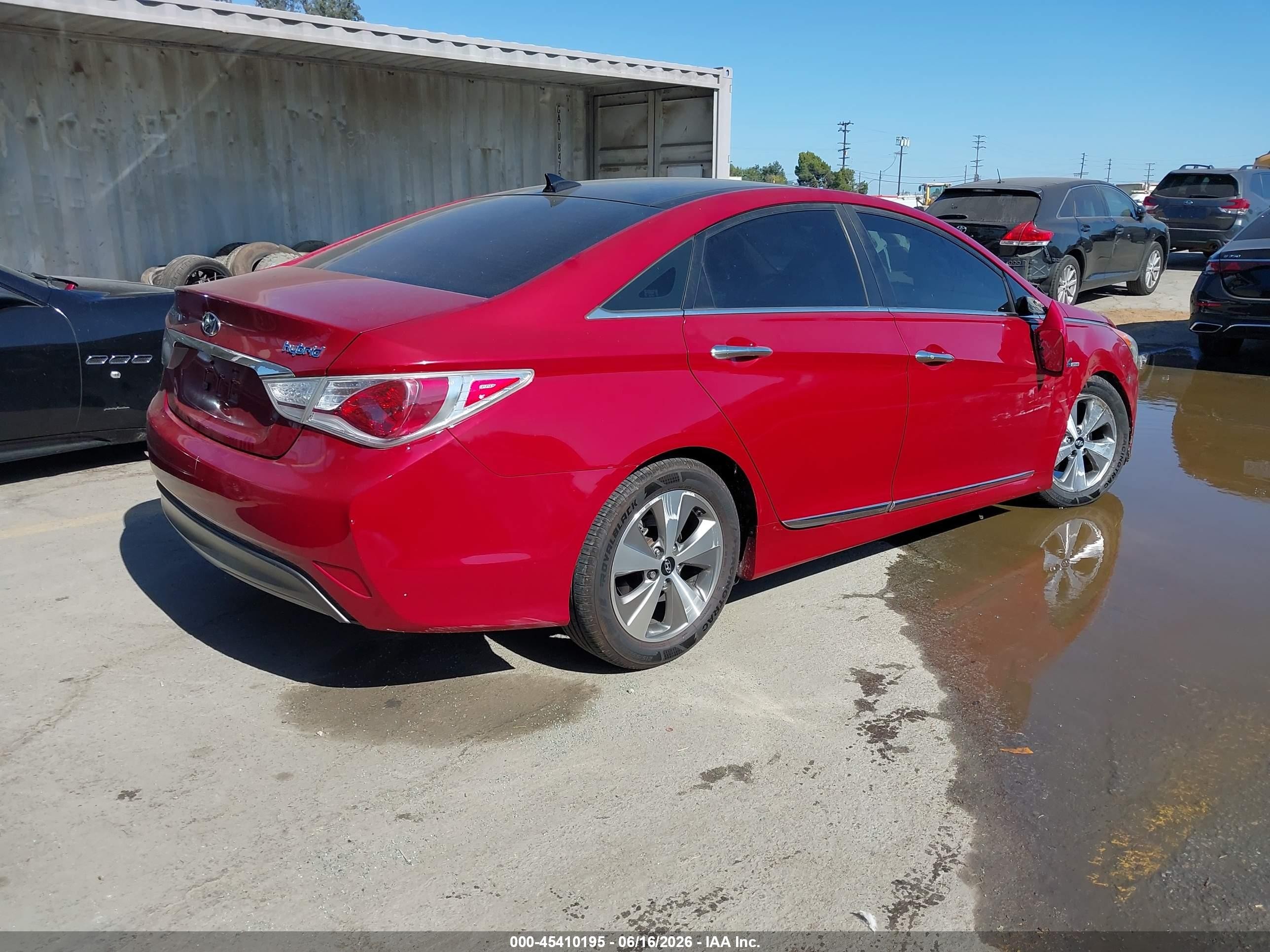 2012 Hyundai Sonata Hybrid   Красный vin: KMHEC4A47CA026837