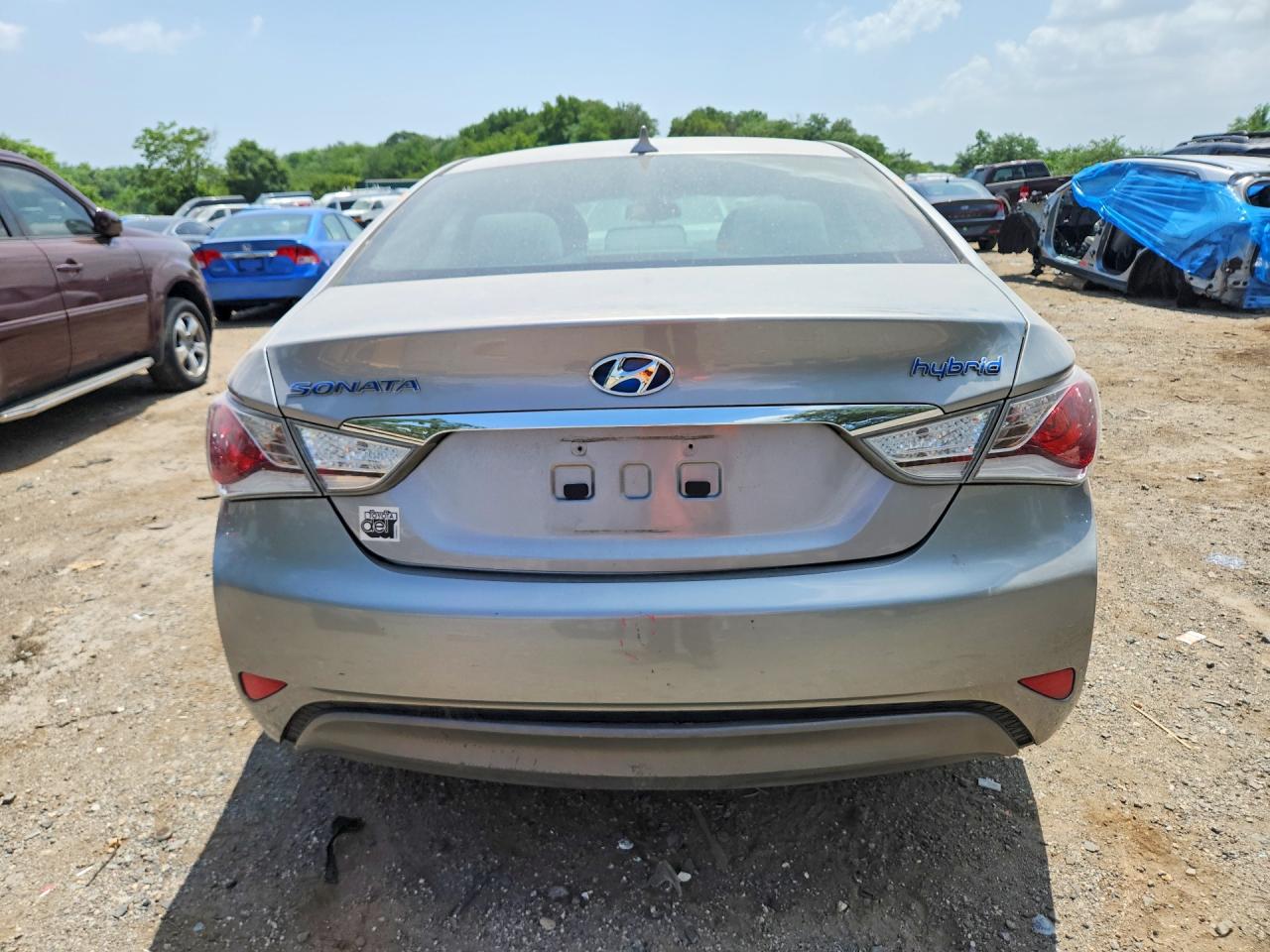 2012 Hyundai Sonata Hybrid Silver vin: KMHEC4A47CA030581
