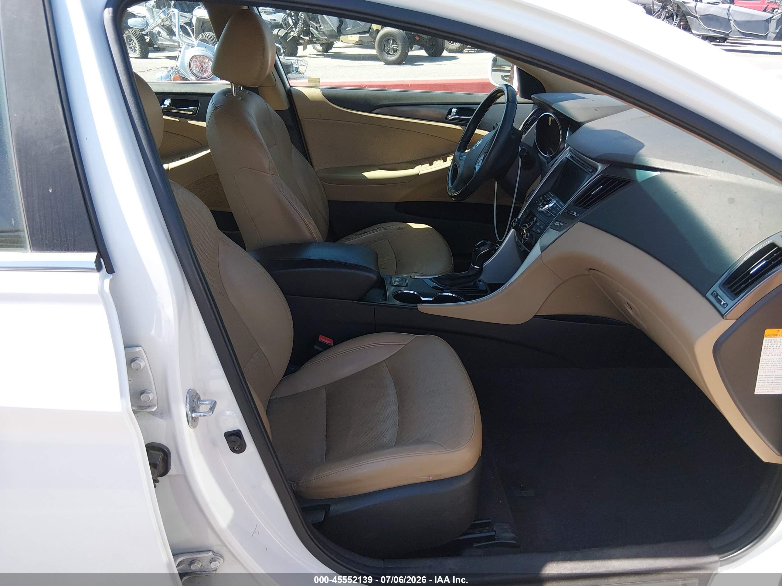 2012 Hyundai Sonata Hybrid   White vin: KMHEC4A47CA060650