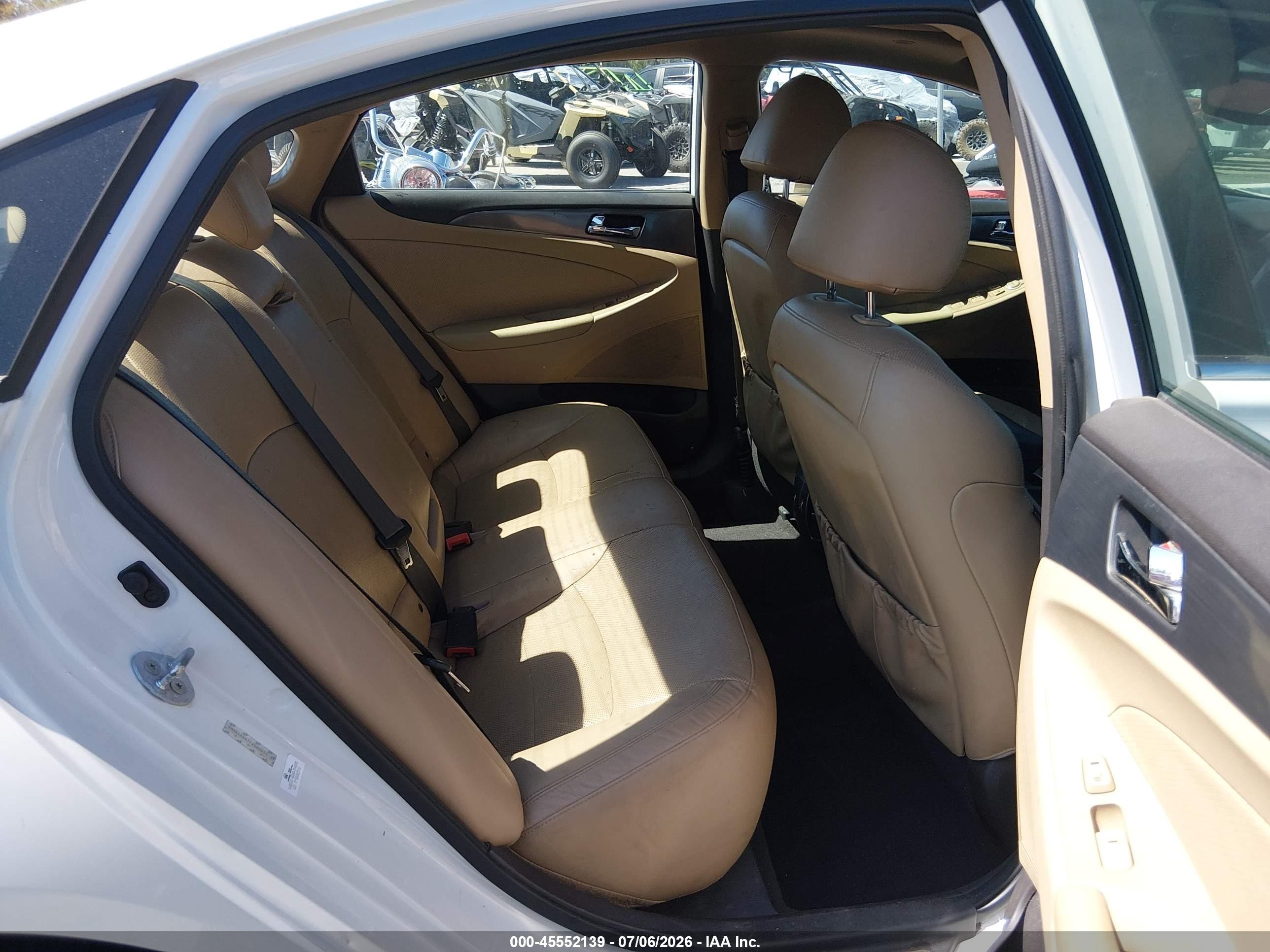 2012 Hyundai Sonata Hybrid   White vin: KMHEC4A47CA060650