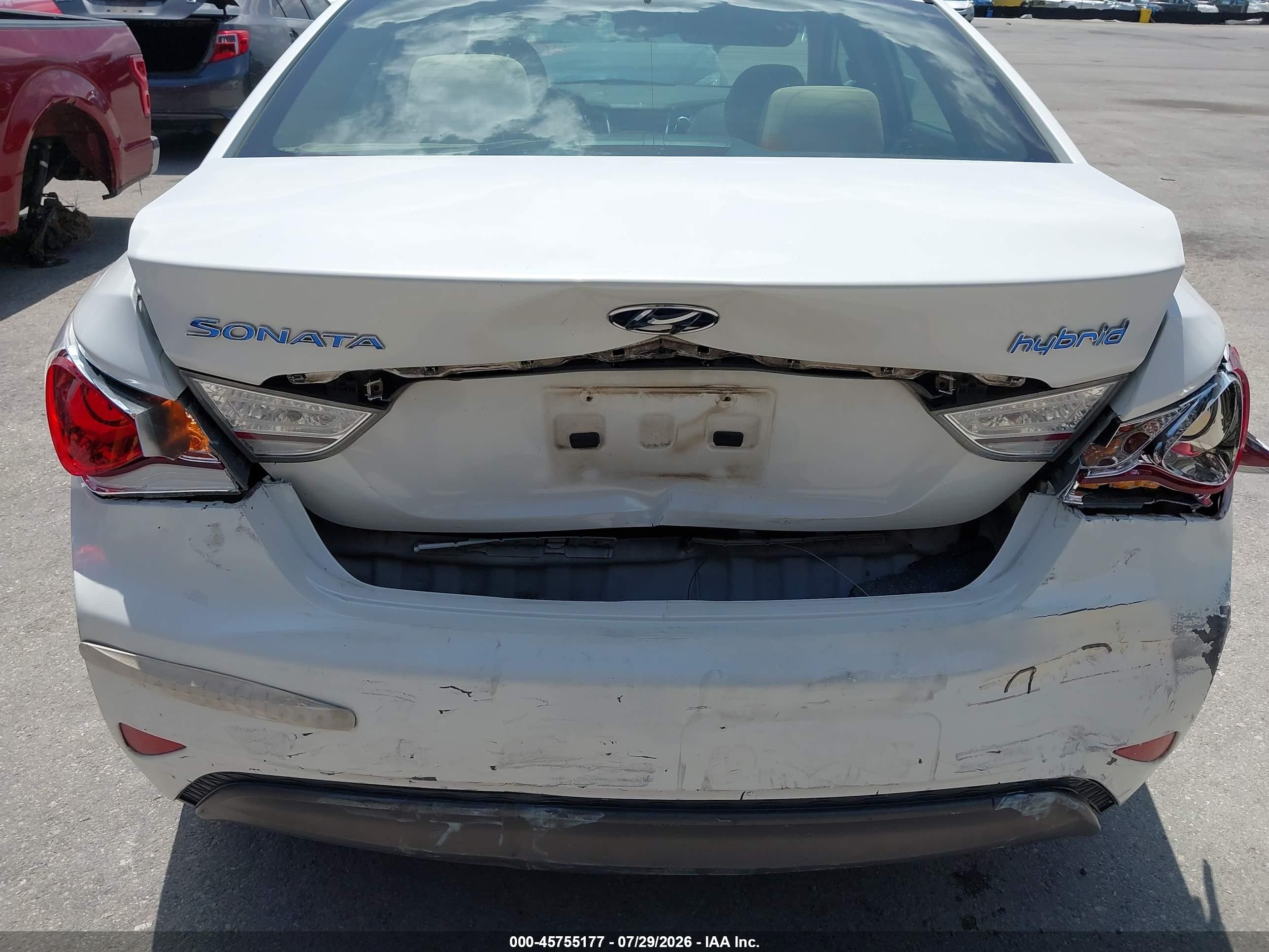 2013 Hyundai Sonata Hybrid   White vin: KMHEC4A47DA050525