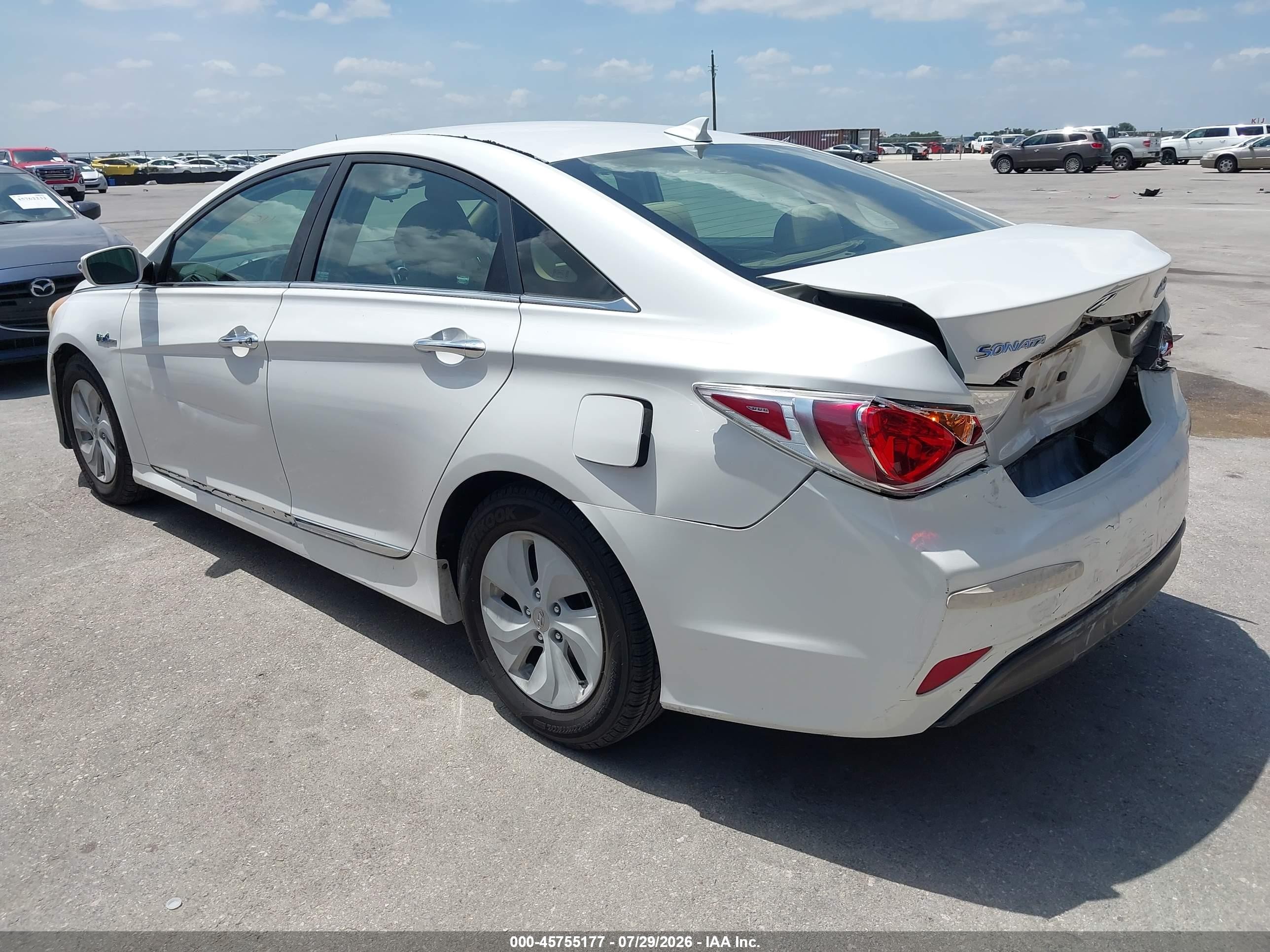 2013 Hyundai Sonata Hybrid   White vin: KMHEC4A47DA050525