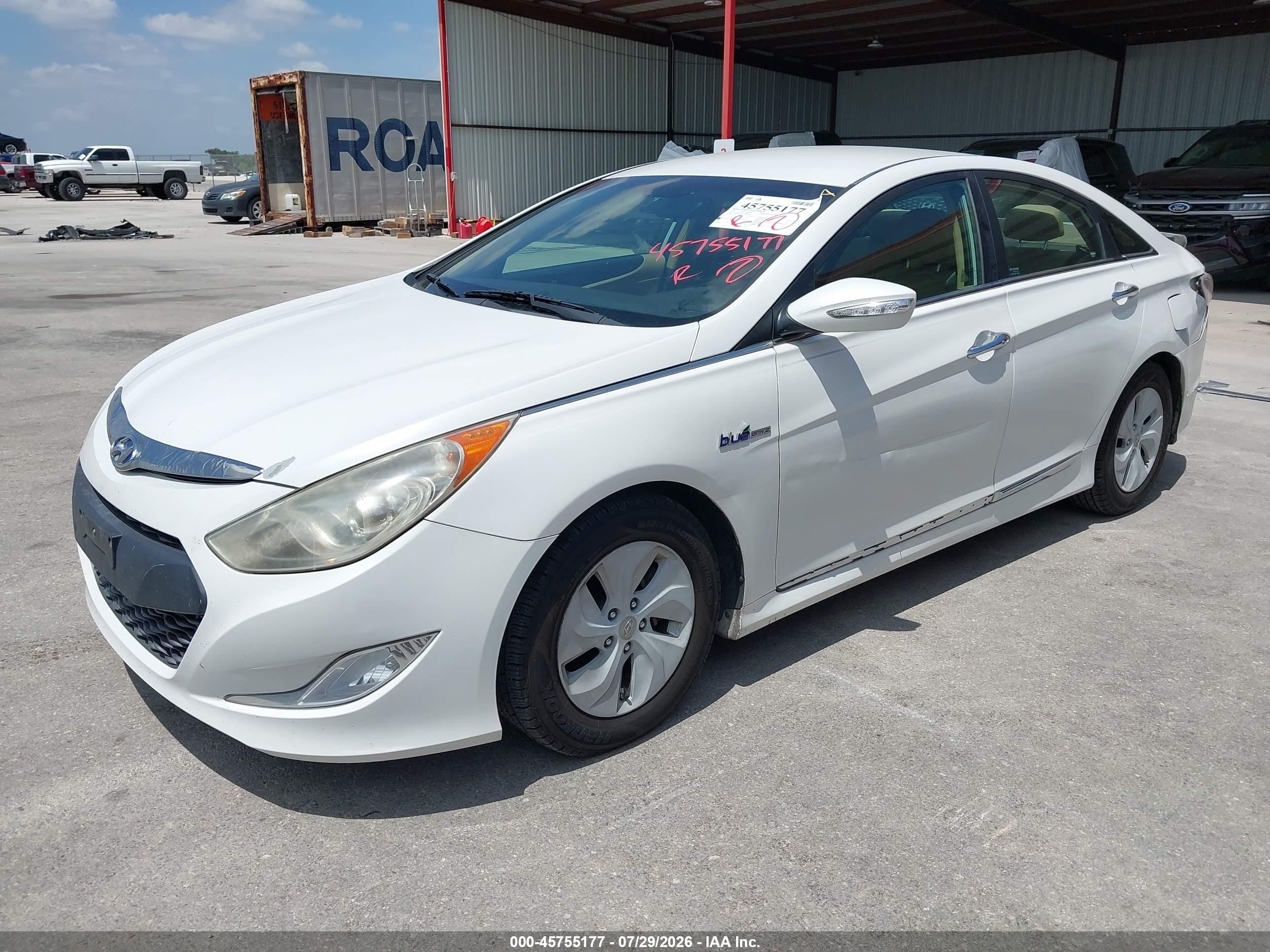 2013 Hyundai Sonata Hybrid   White vin: KMHEC4A47DA050525
