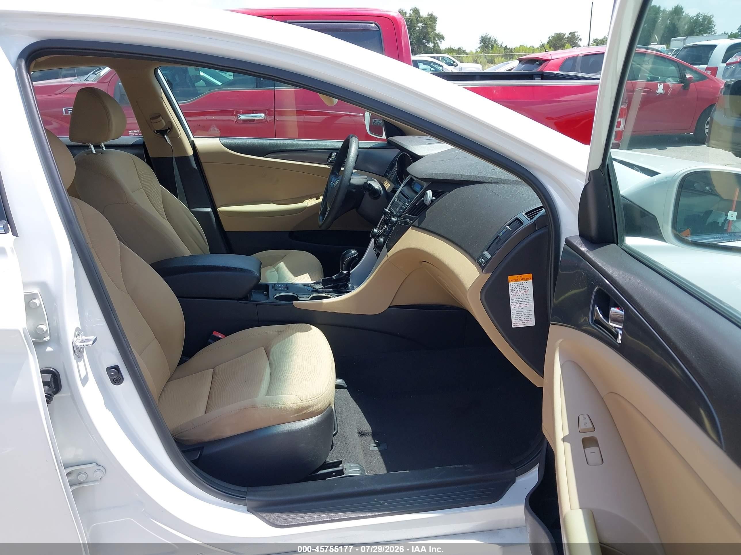 2013 Hyundai Sonata Hybrid   White vin: KMHEC4A47DA050525