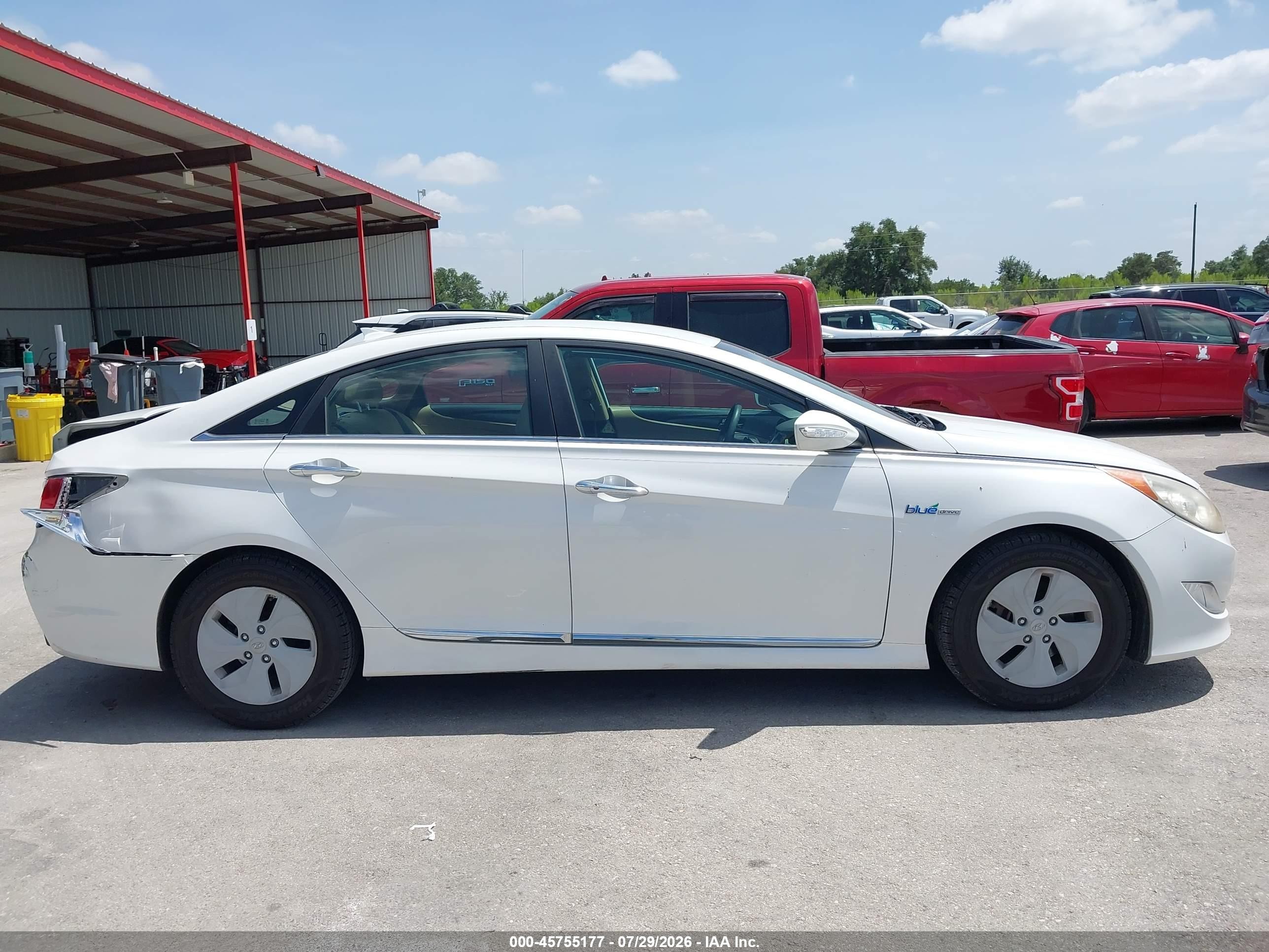 2013 Hyundai Sonata Hybrid   White vin: KMHEC4A47DA050525