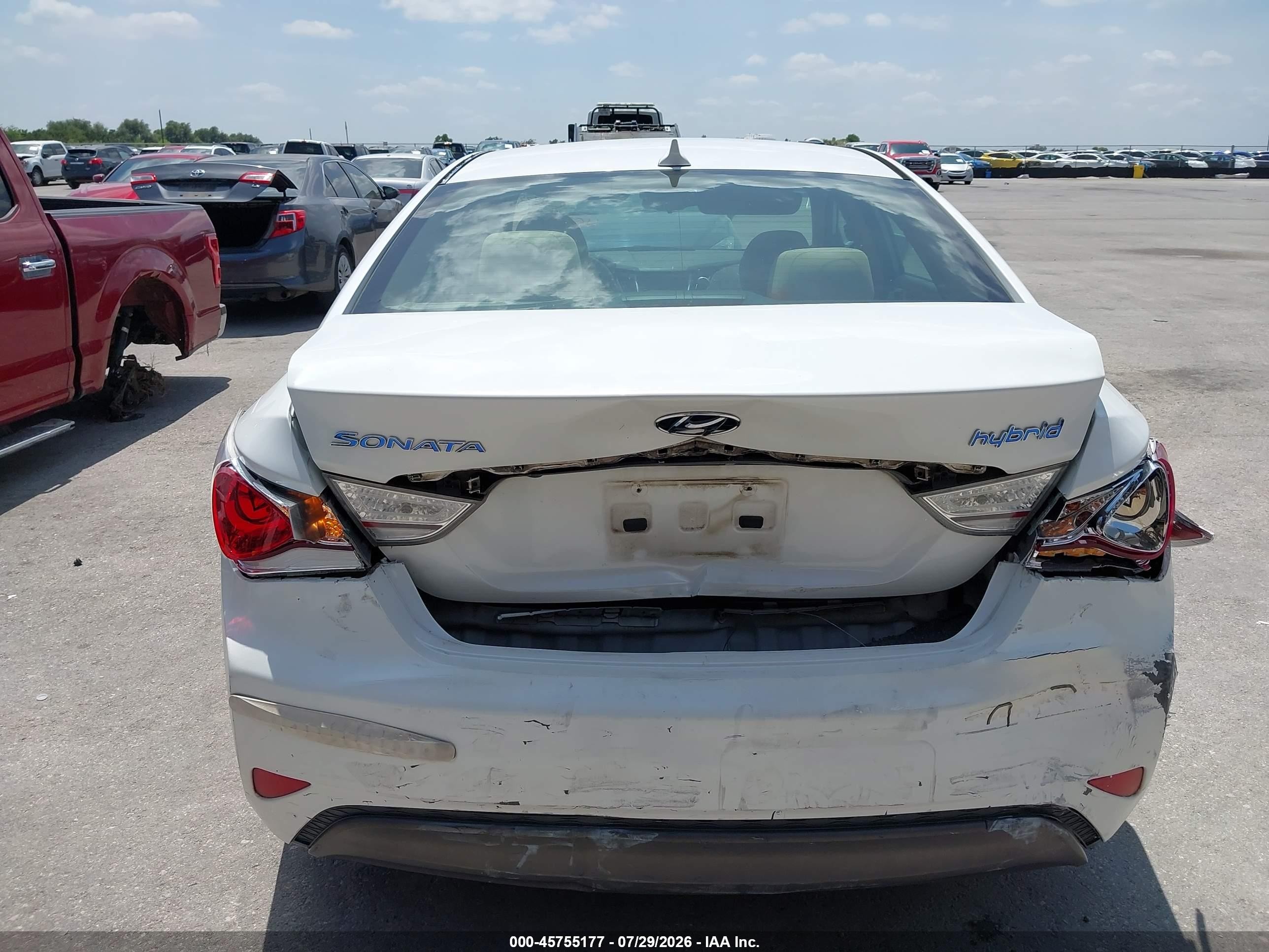 2013 Hyundai Sonata Hybrid   White vin: KMHEC4A47DA050525