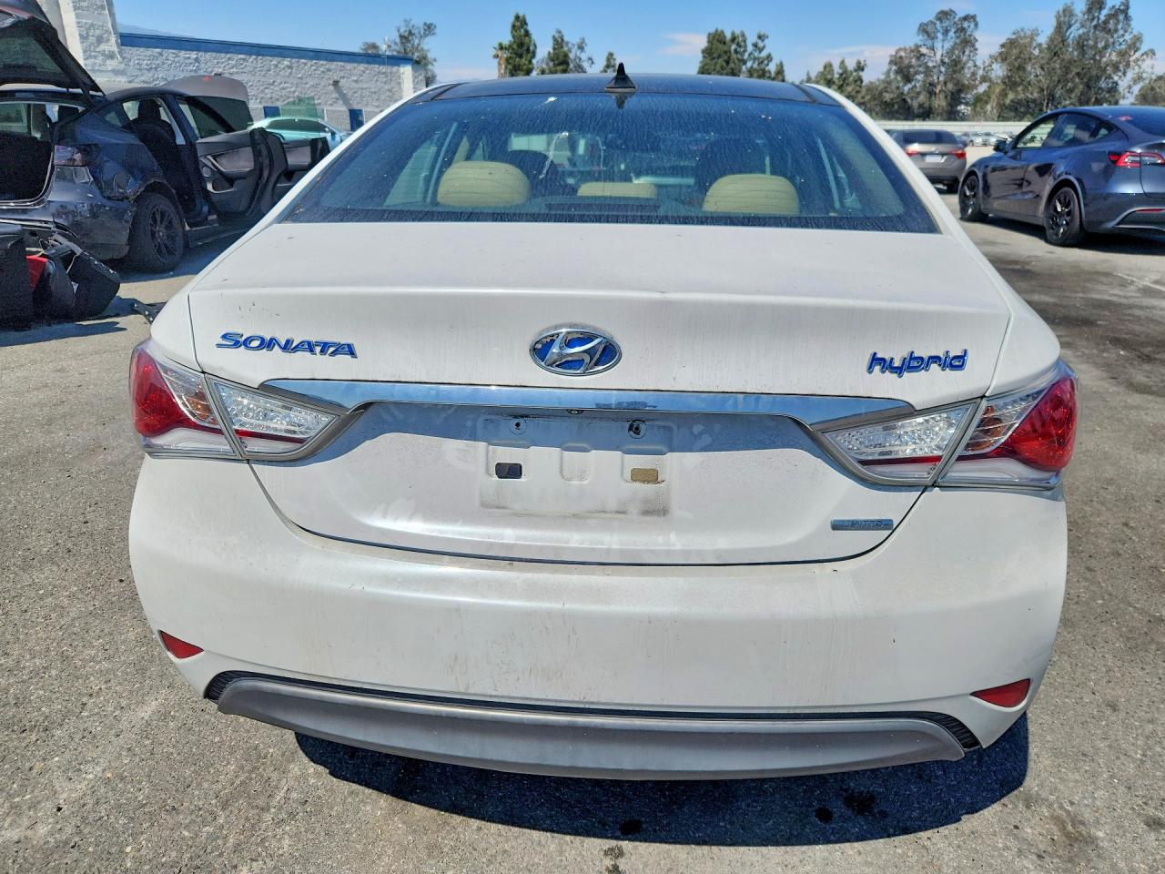 2013 Hyundai Sonata Hybrid White vin: KMHEC4A47DA067115
