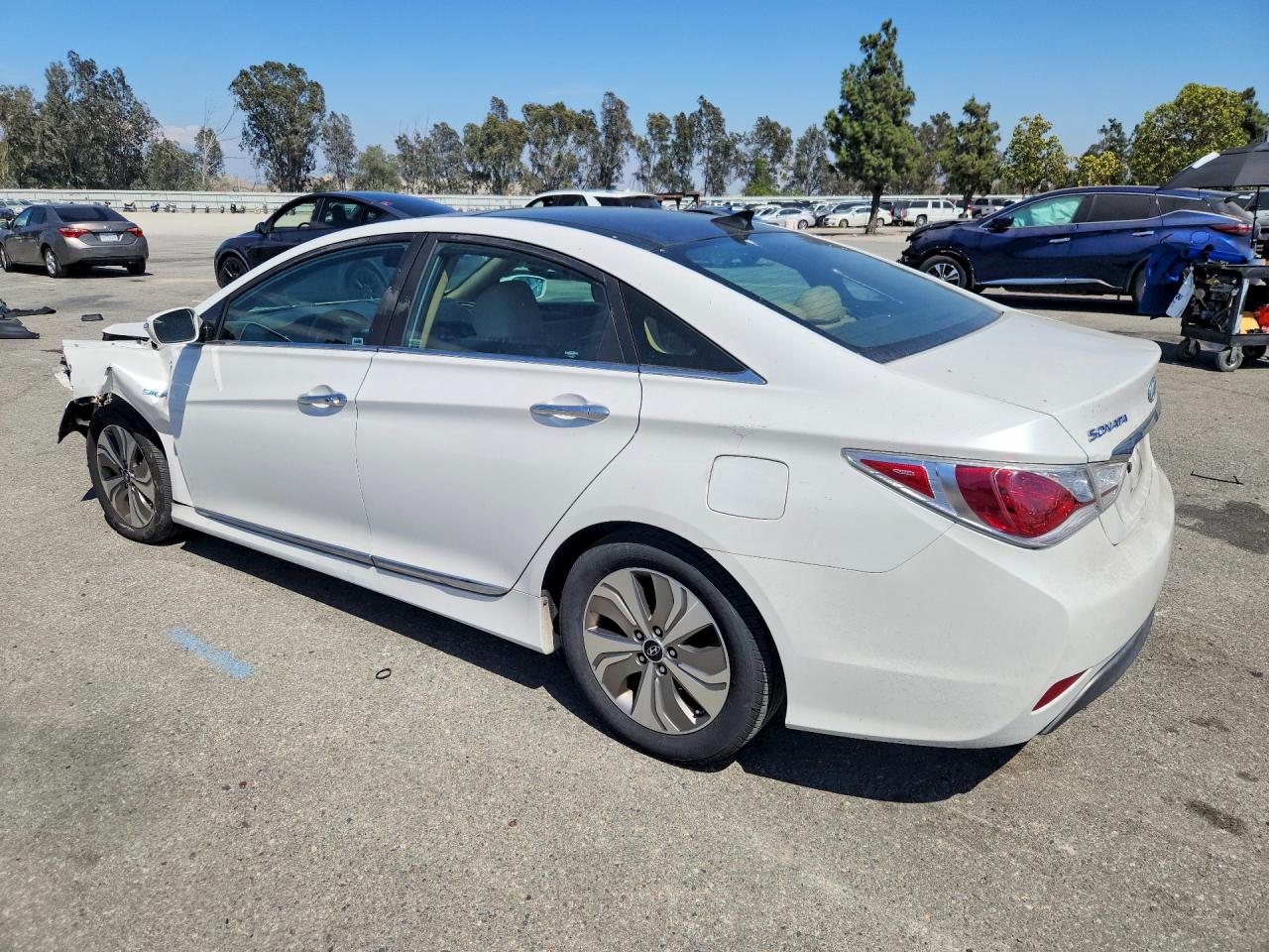 2013 Hyundai Sonata Hybrid White vin: KMHEC4A47DA067115