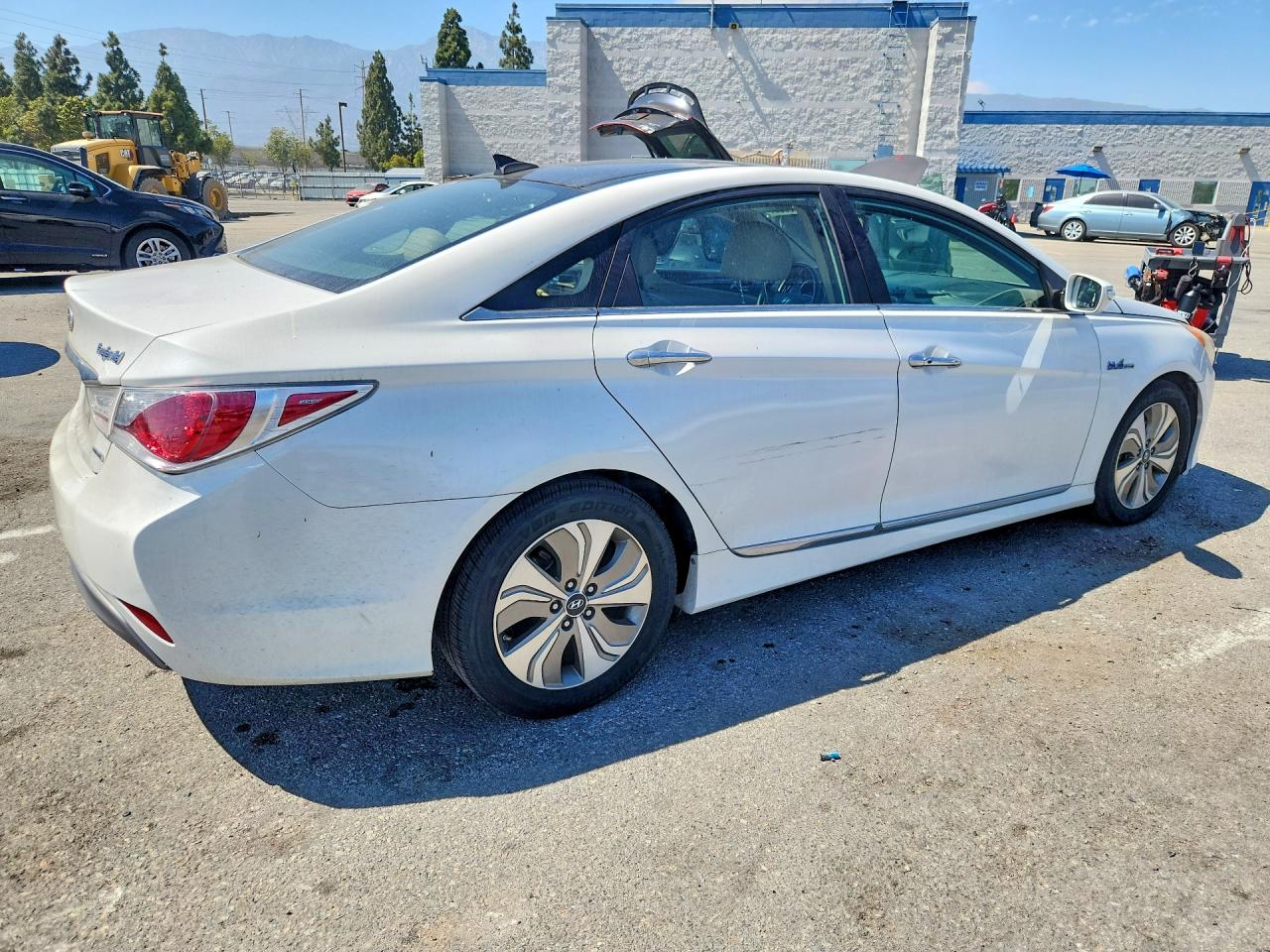 2013 Hyundai Sonata Hybrid White vin: KMHEC4A47DA067115
