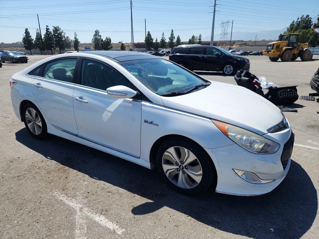 2013 Hyundai Sonata Hybrid White vin: KMHEC4A47DA067115