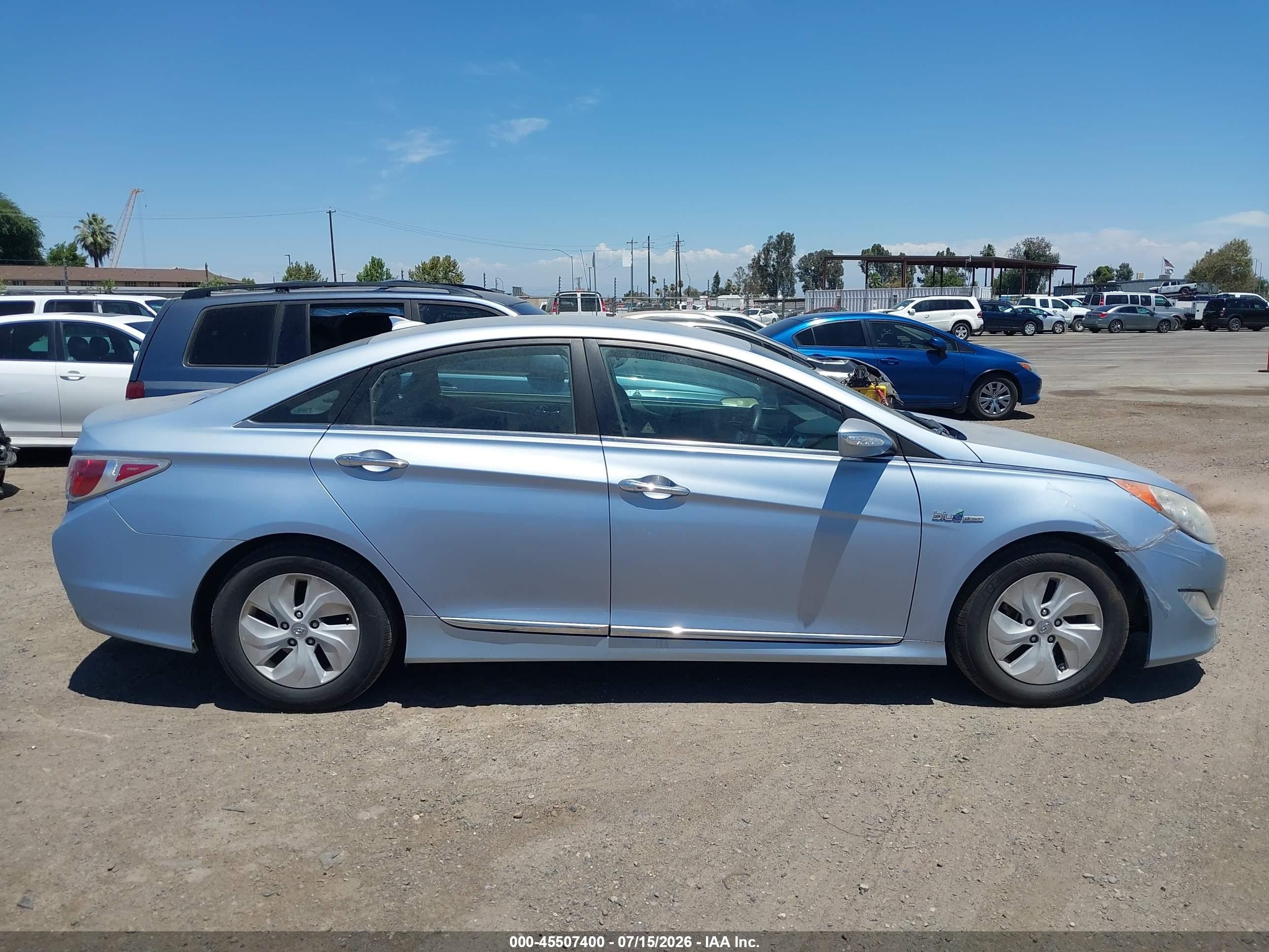 2013 Hyundai Sonata Hybrid   Light Blue vin: KMHEC4A47DA076655